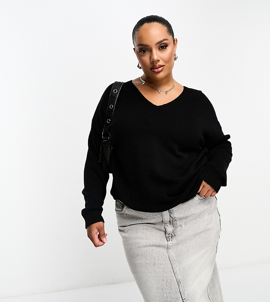 Only Curve – Pullover in Schwarz mit V-Ausschnitt | ASOS (Global)