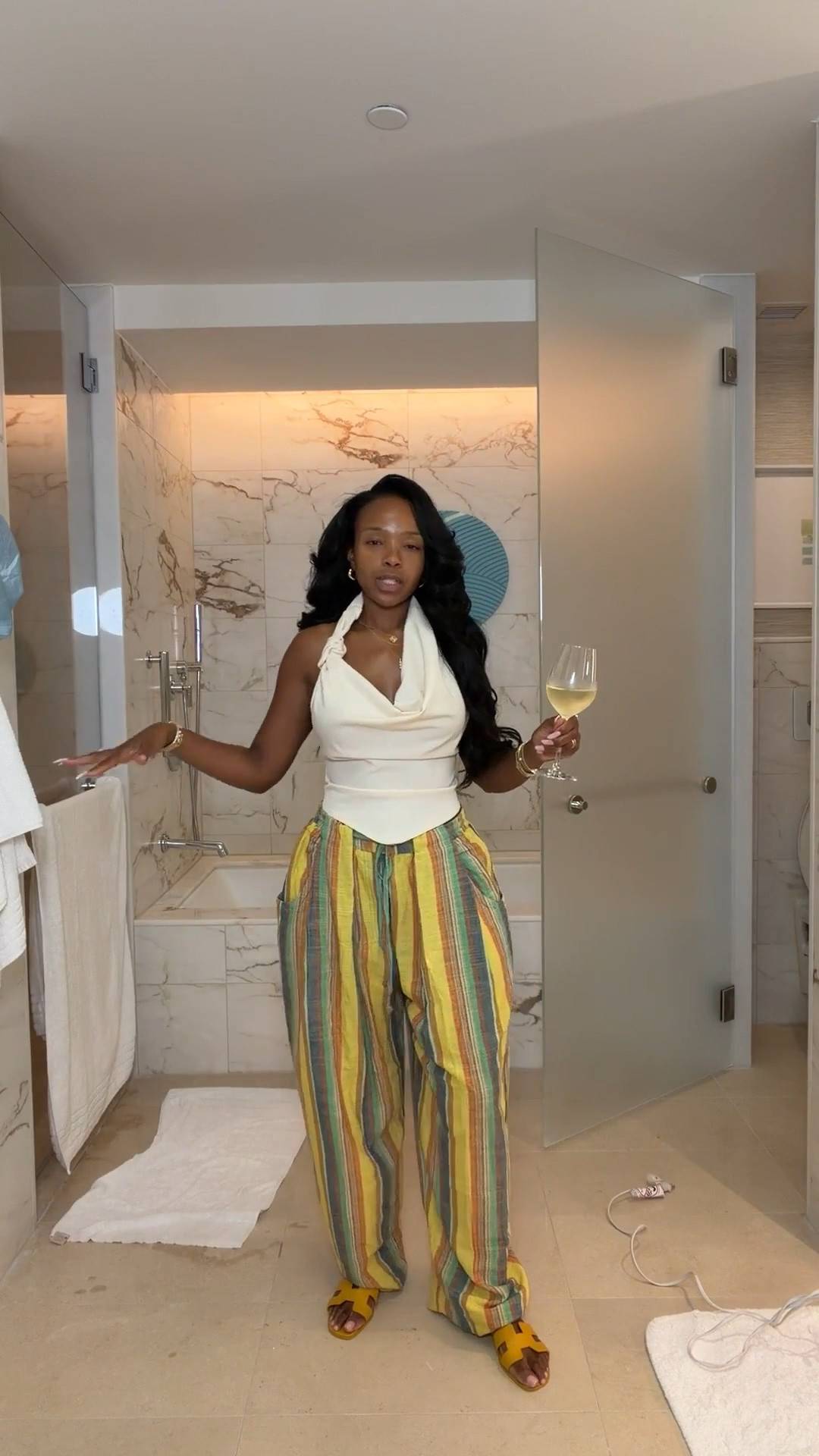 Scroll to shop! ✨ Everything from this look is linked below. Original short sold out- linking a similar one for you👇🏽    Wearing: Size Small | 5’4” | 140 lbs  📲   Download the FREE LTK app & follow me (@kirasfashionfinds) to shop all my daily finds.

#LTKootd #LTKPetite #LTKU #LTKvlog #LTKgrwm
