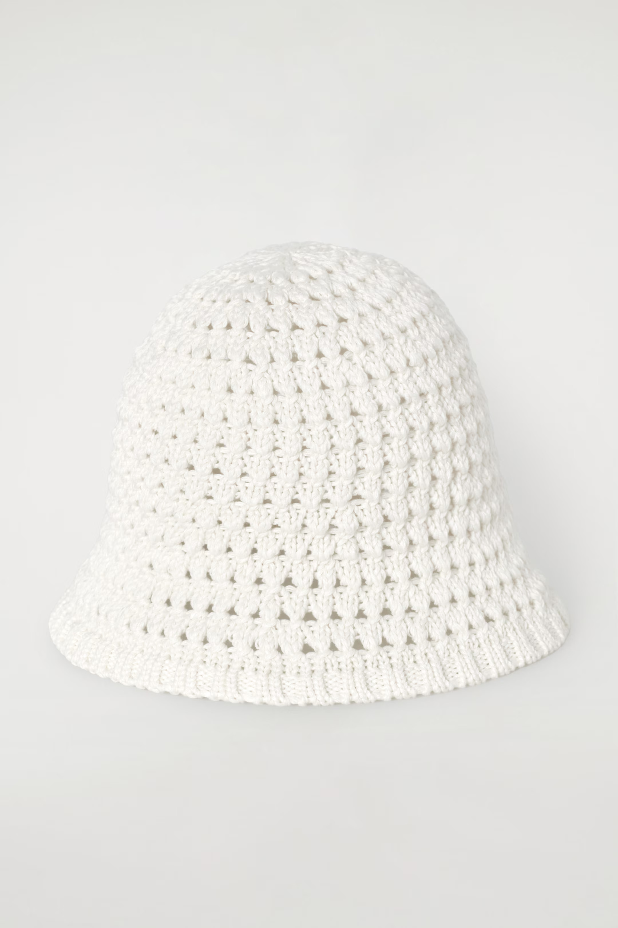 CROCHET BUCKET HAT - WHITE | COS | COS (EU)