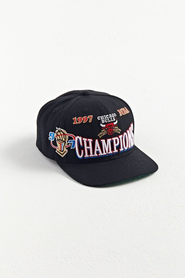 Mitchell & Ness Chicago Bulls Champions Hat | Urban Outfitters (US and RoW)