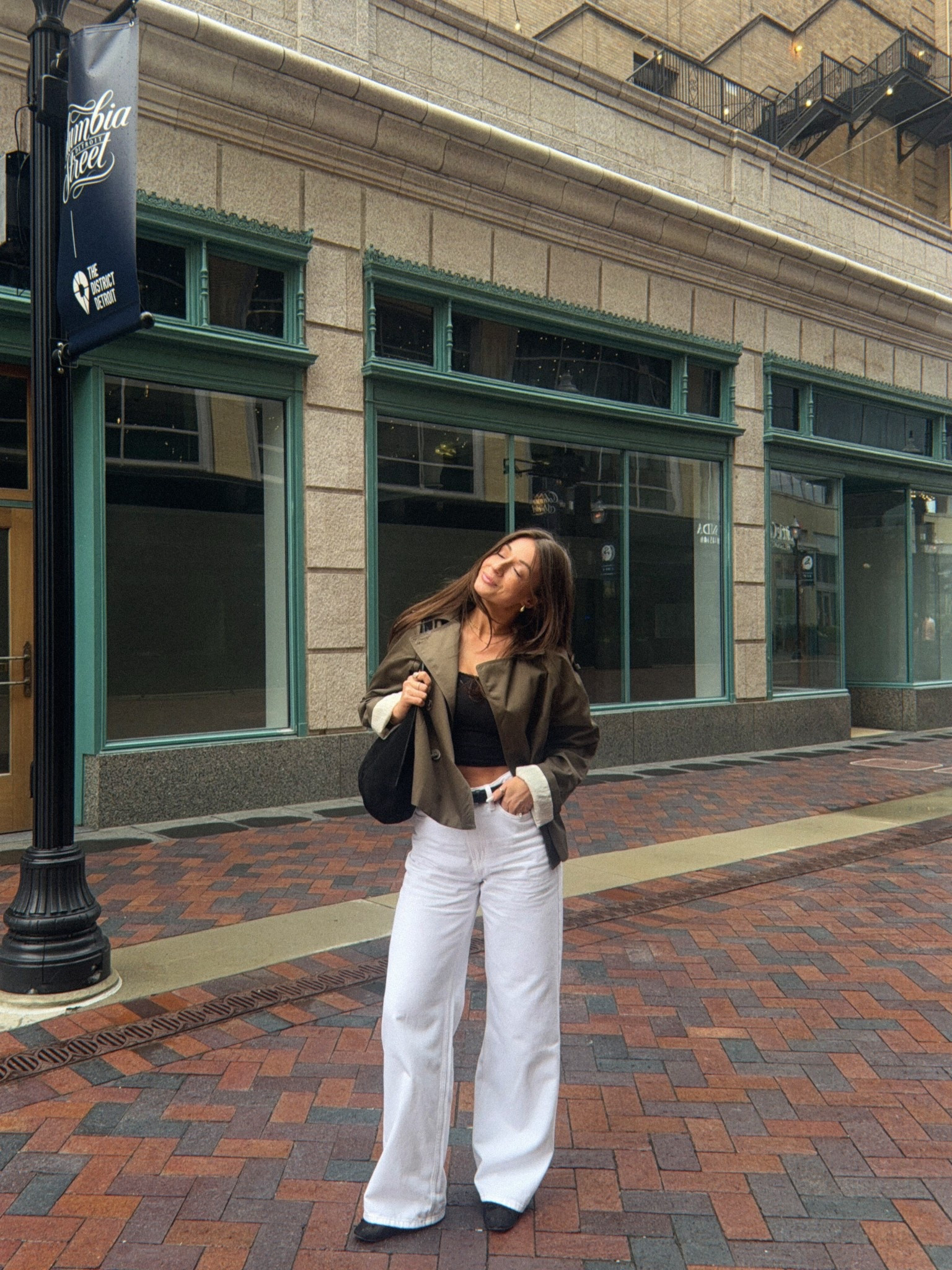 size US 6 pants
xs jacket 
xs tank 