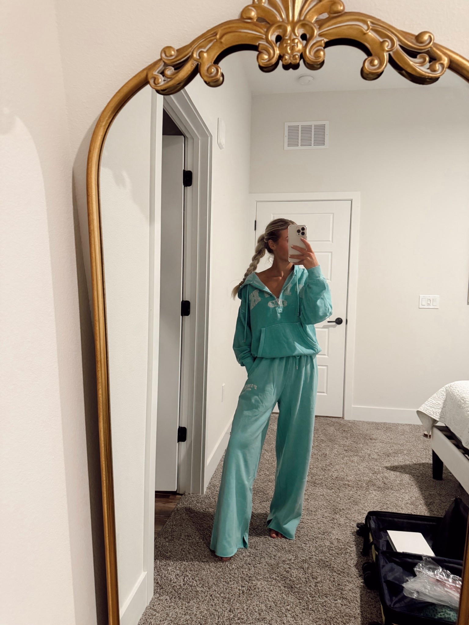 Victoria Secret Ivy Fleece Set

#LTKTravel #LTKStyleTip #LTKFindsUnder100