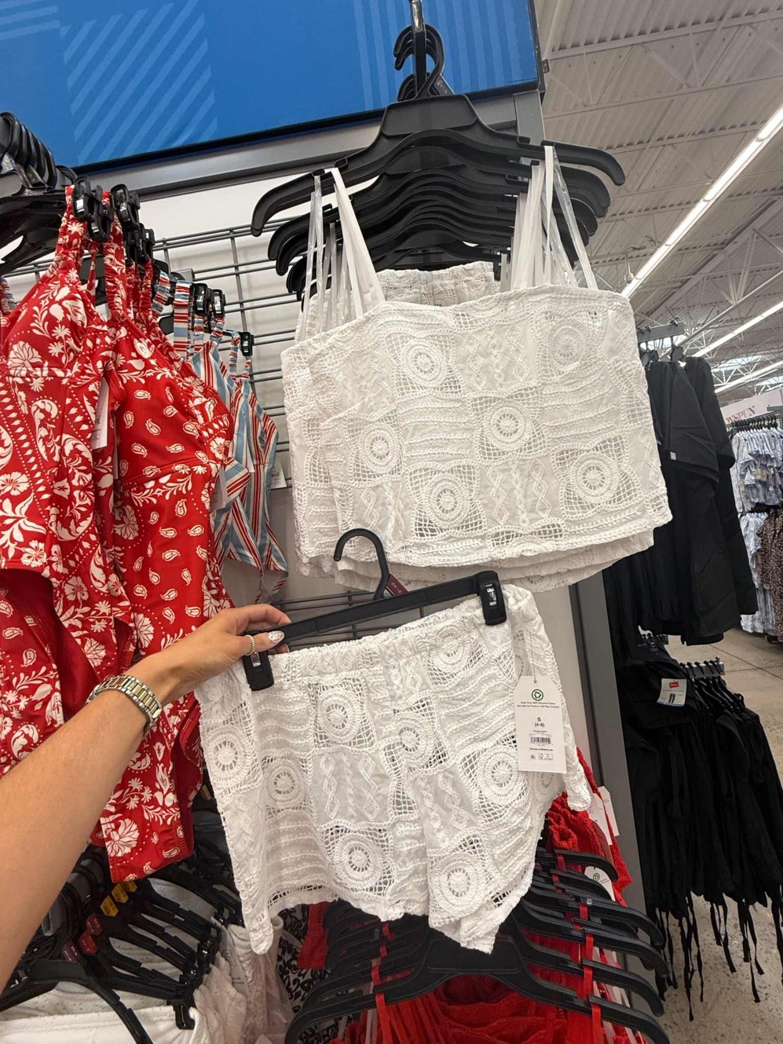 This set can be worn for a swim cover up or as an everyday set. This also comes in red 💋❤️Walmart swim