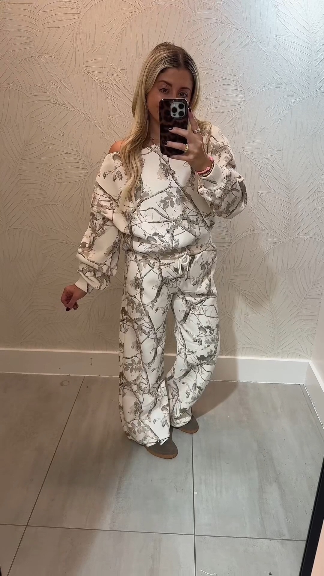 Abercrombie matching sets on sale
Size m
Uggs tts
New balance sneakers 
Adidas sneakers 

#LTKootd #LTKFindsUnder100 #LTKGiftGuide