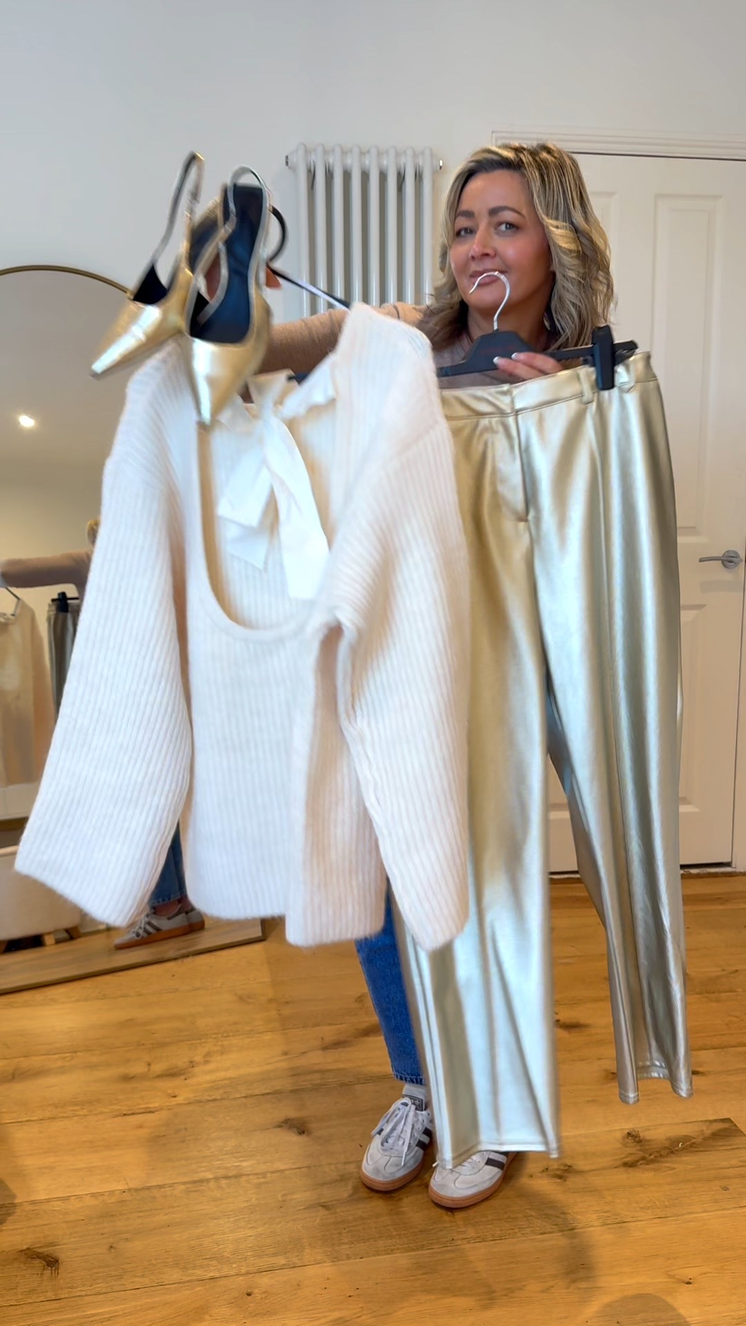 Simple cute comfy Christmas Day outfit idea 

#LTKwinter #LTKmidsize #LTKfestive