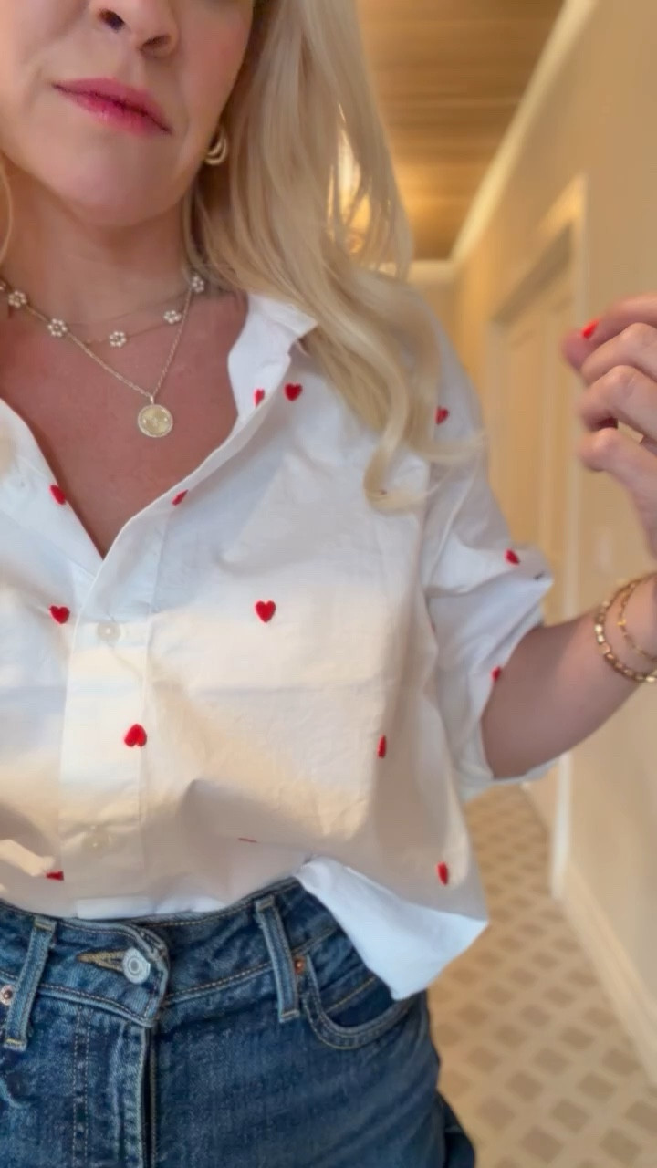 This blouse fits SO cute! I did a size L! 

#LTKFindsUnder50 #LTKFindsUnder100 #LTKootd