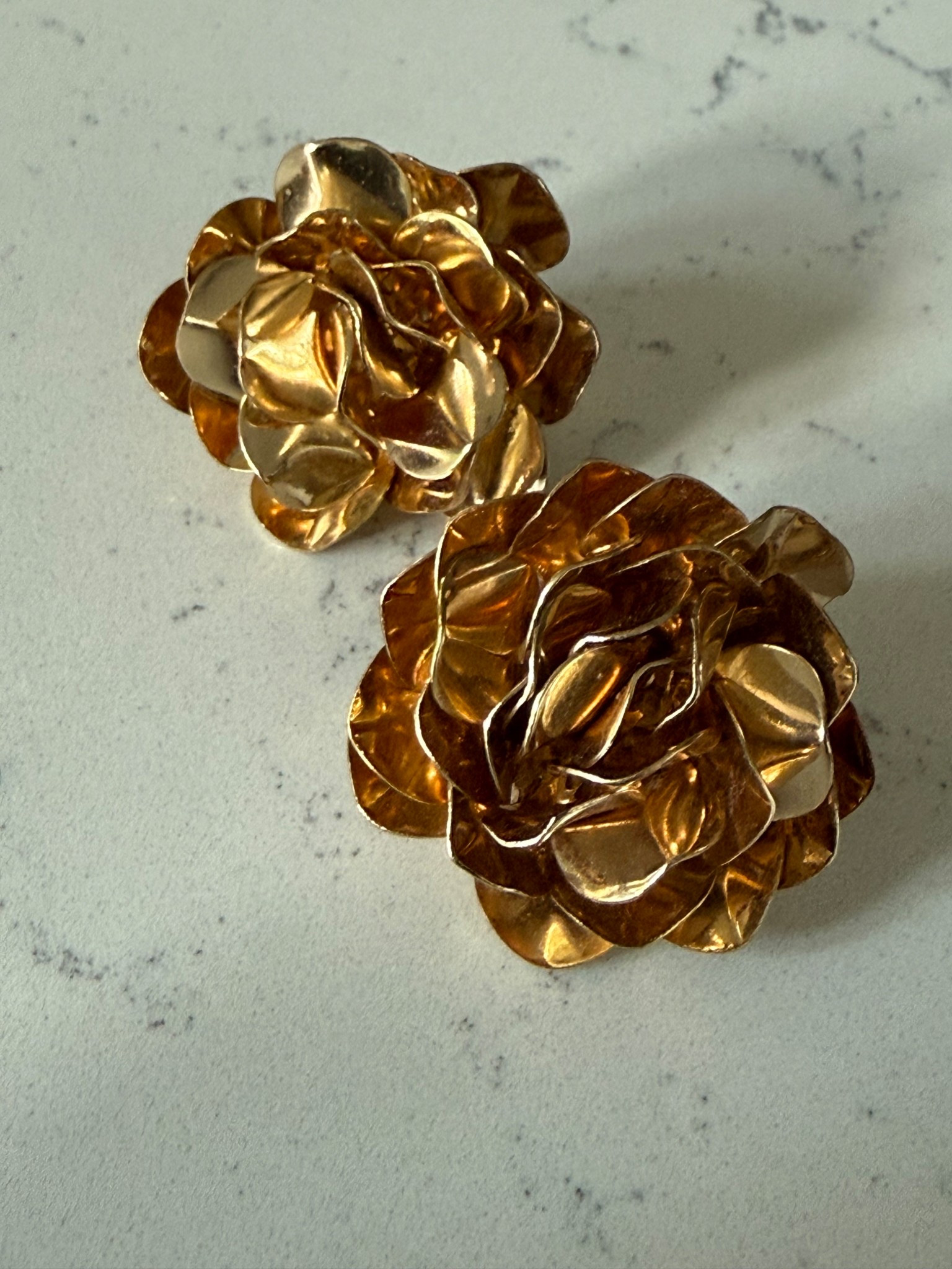 H&M flower shaped earrings 

#LTKmomlife #LTKgrwm #LTKMothersDay