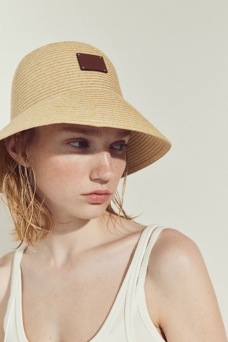 Straw bucket hat - Light beige - Ladies | H&M GB | H&M (UK, MY, IN, SG, PH, TW, HK)