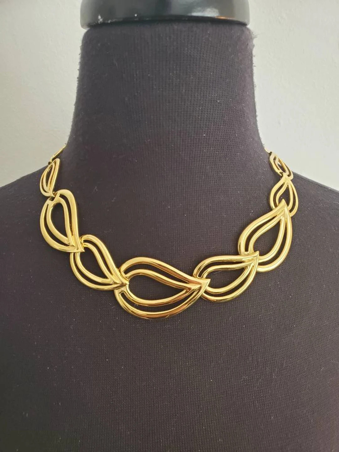 Napier Vintage Gold Tone Water Droplet or Teardrop Choker Necklace 18 Inches | Etsy (US)