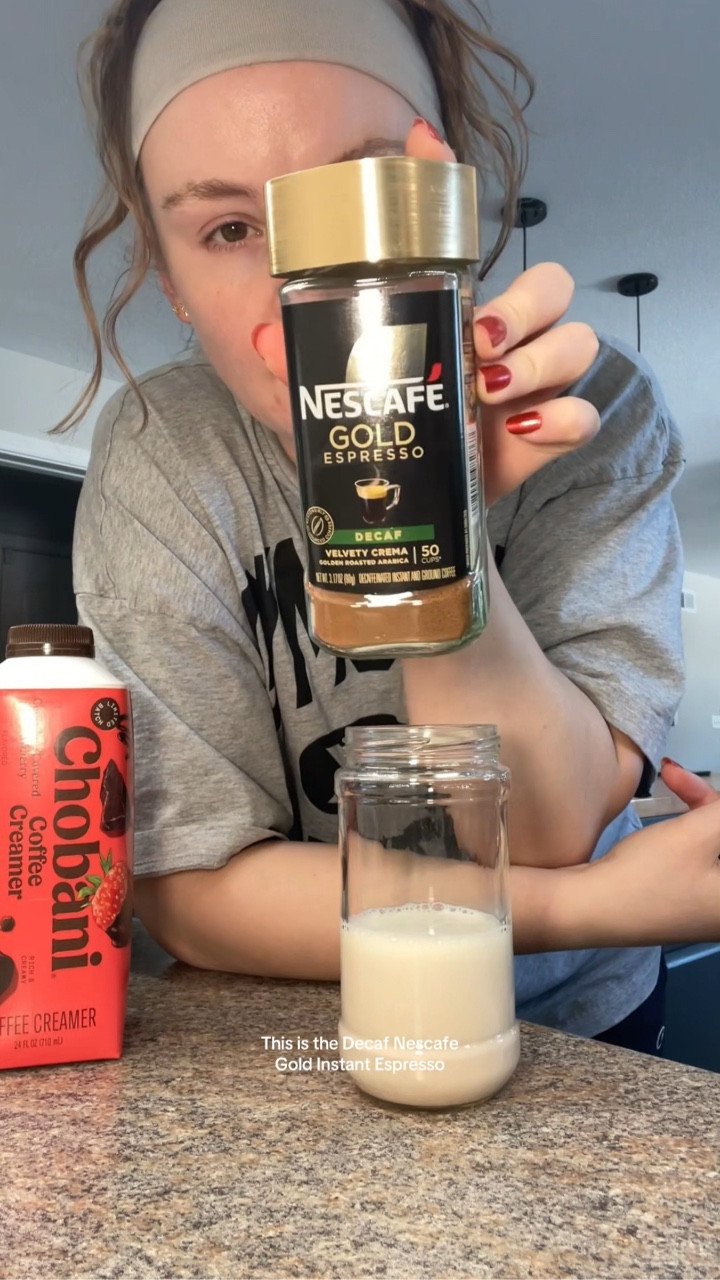 lil afternoon decaf ☕️🍓 #coffeetok #coffeeathome #decafcoffee #instantespresso