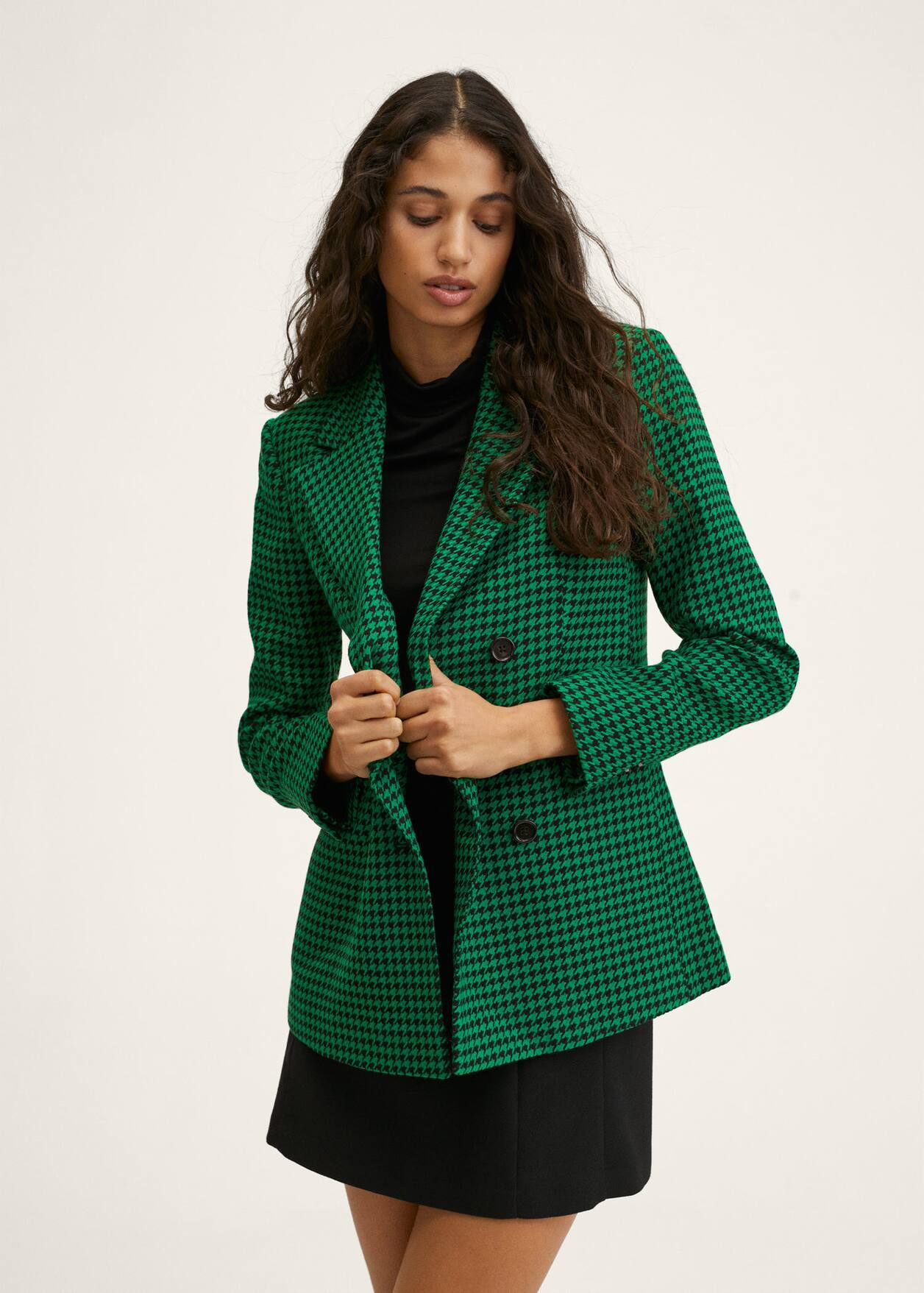 Houndstooth wool-blend blazer | MANGO (US)