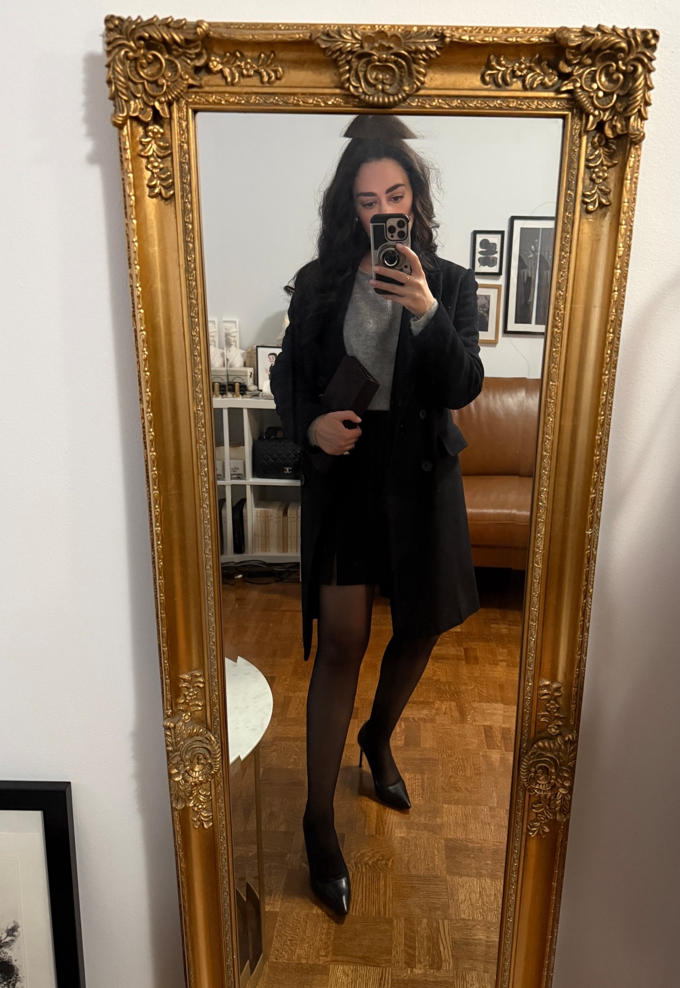 Coat: Wilfred
Sweater: Sezane
Skirt: & Other Stories
Heels: Via Spiga
Clutch: Vintage

#LTKwinter #LTKcanada #LTKpetite