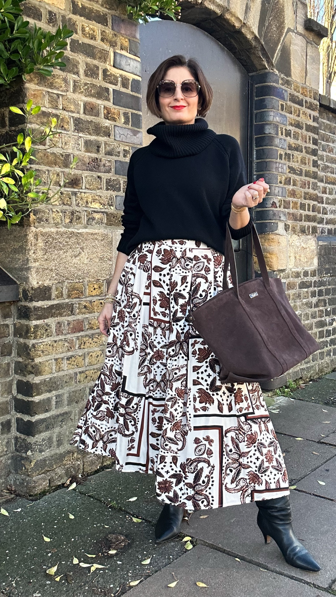 Wearing a small in the knit and 10 in the skirt  

#LTKeurope #LTKuk #LTKwinter