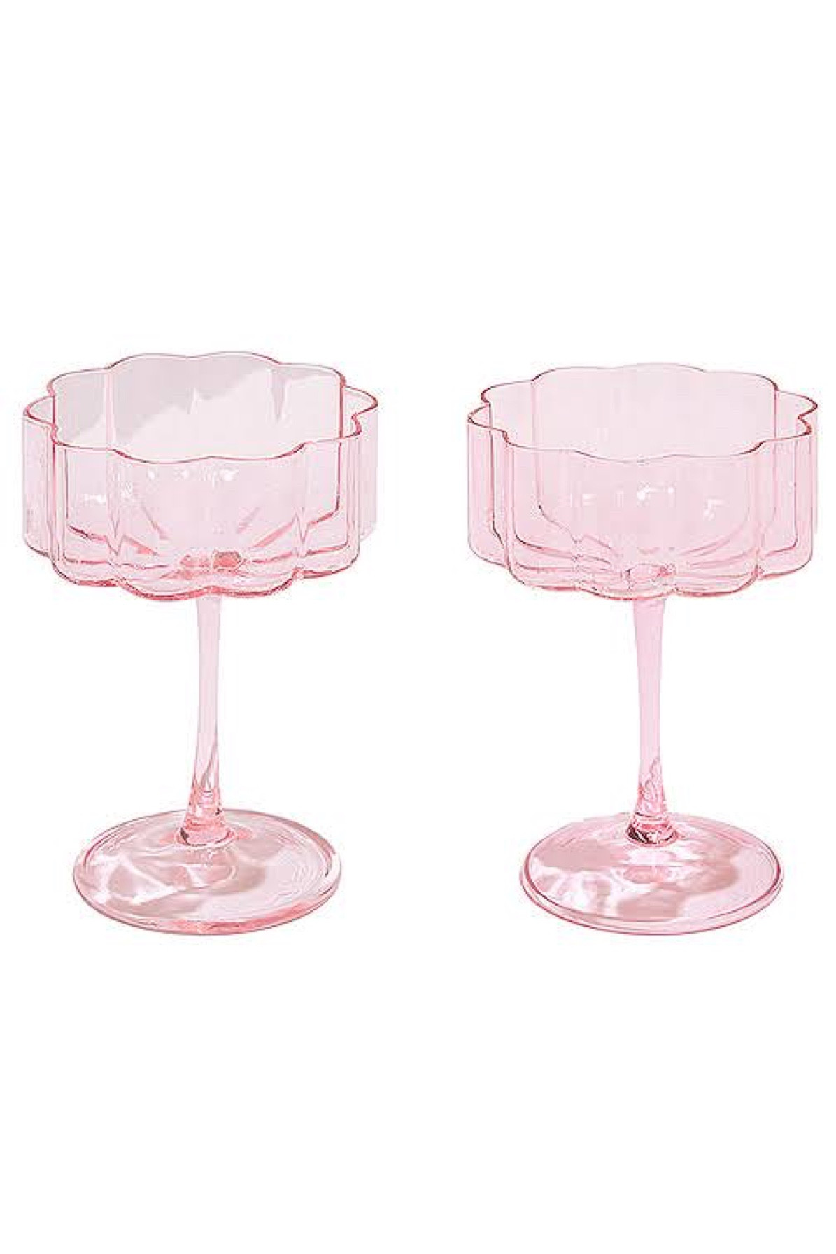 Fun pink cocktail glasses to elevate your girls night 🎀🥂