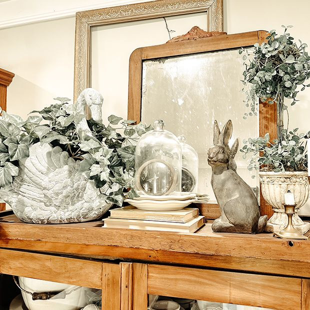 Classic Swan Planter | Antique Farm House