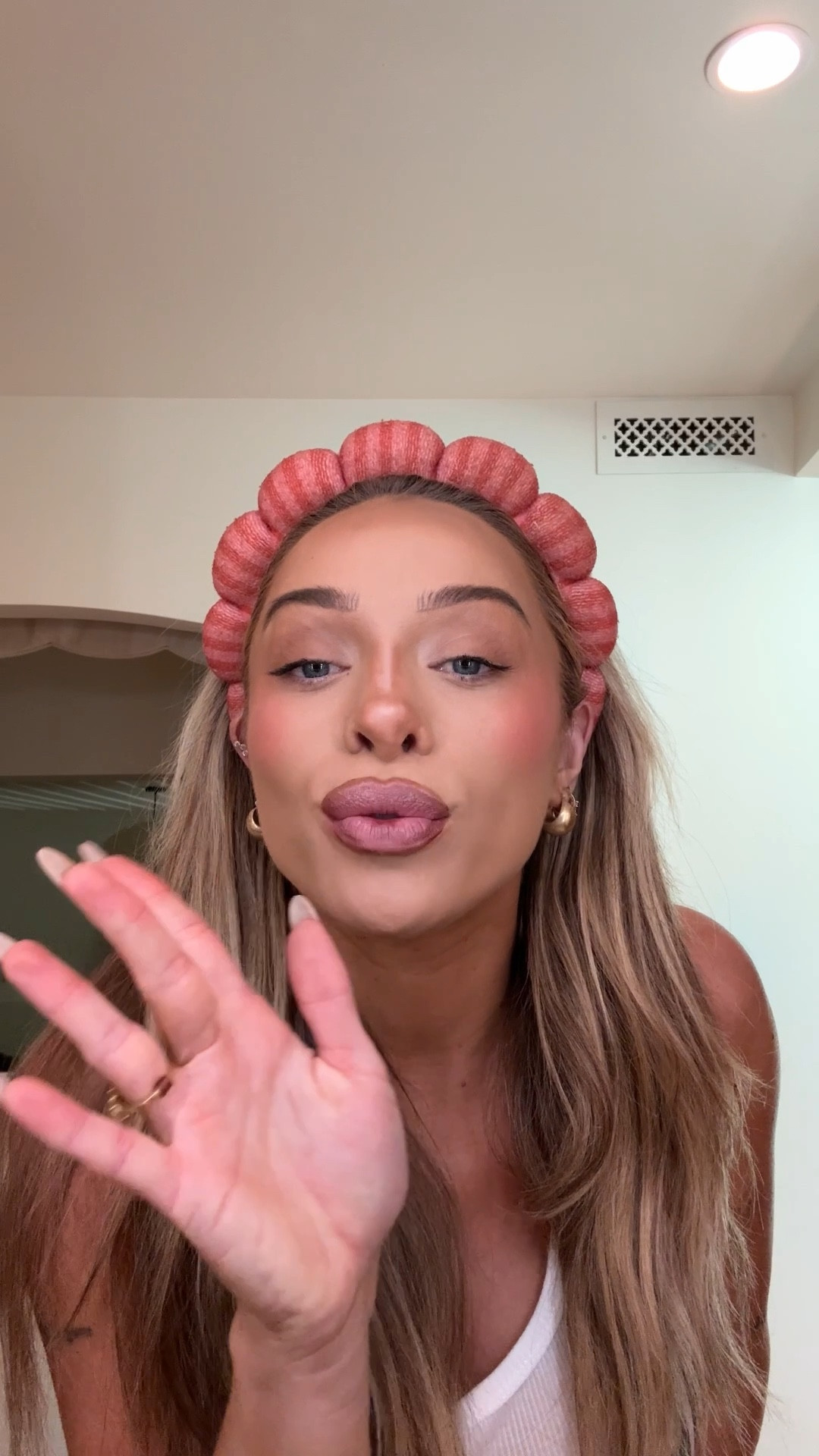 Lip oil/liner shade nude espresso 
Lipstick 1 shade nu prefere
Lipstick 2 shade crème cup 
Blush palette moon prism 


#LTKBeauty #LTKgrwm #LTKSpringSale