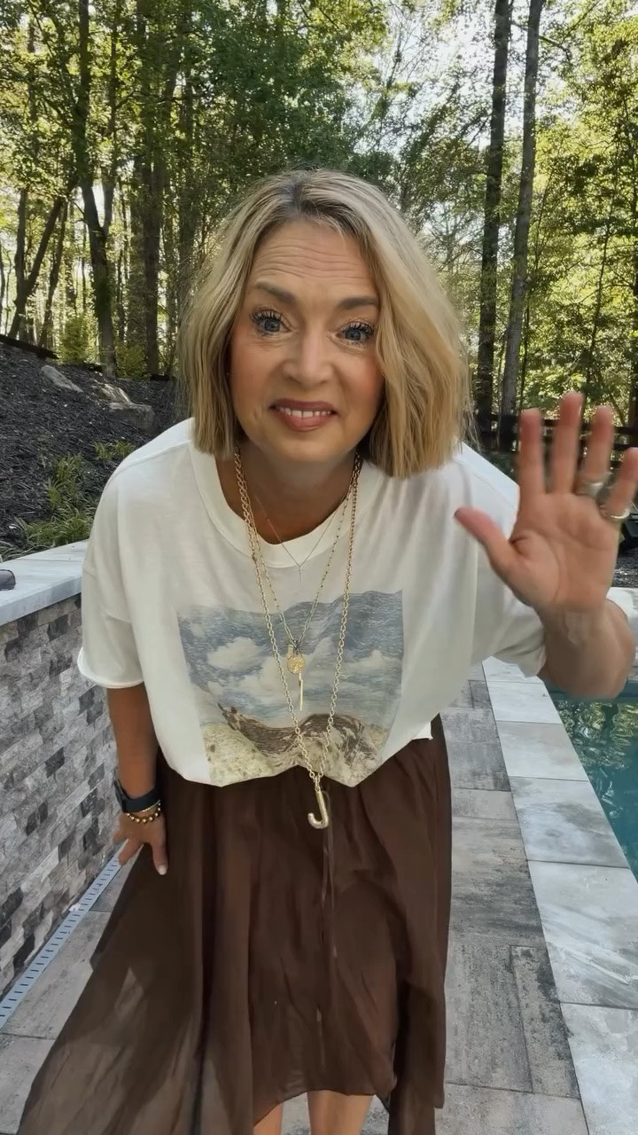 50+ Friends, Let’s dress our age, just cooler. 😎

@shoppixieco | Jill 

modern midlife cool │ age with style │ elevated everyday fashion │ confident over 50 │ cool mom energy │ effortless midlife style │ grown woman fashion │ stylish at every age │ chic over 50 │ modern woman aesthetic