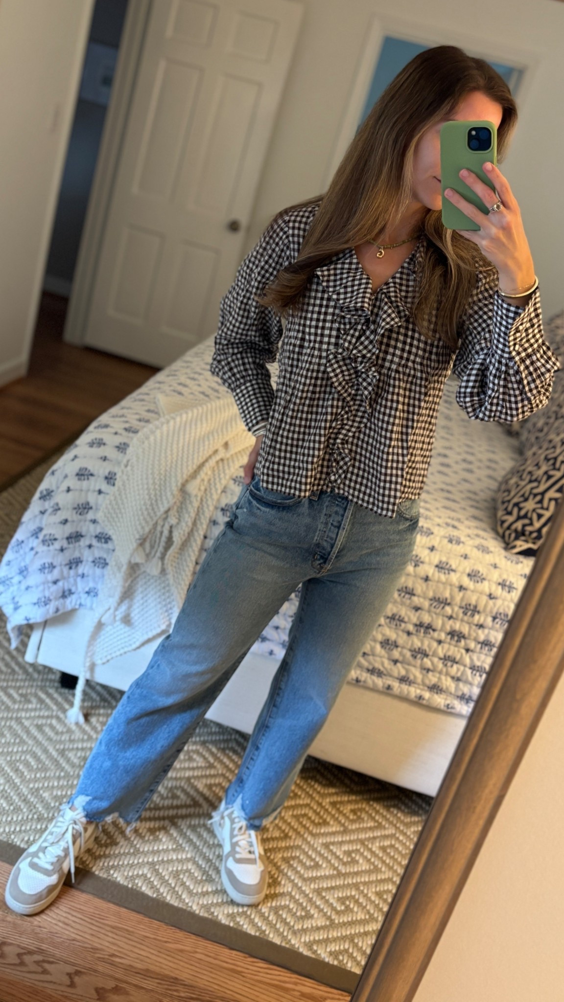 Easy fall look ✨ xxs in top, 26 in jeans 

#LTKStyleTip #LTKWorkwear #LTKFindsUnder100