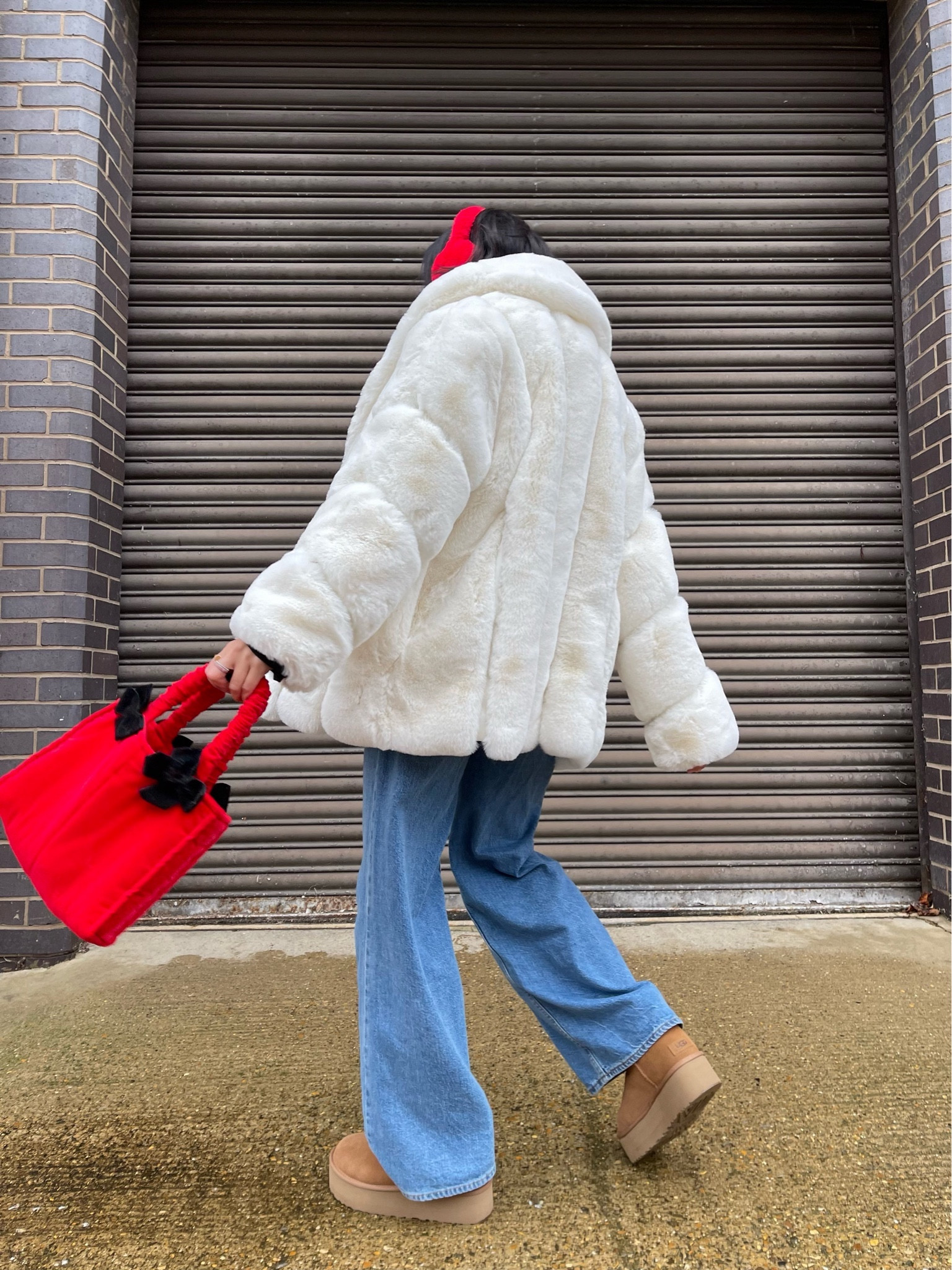 Cream faux fur coat of dreams. Soooo cosy! 

#LTKstyletip #LTKSeasonal
