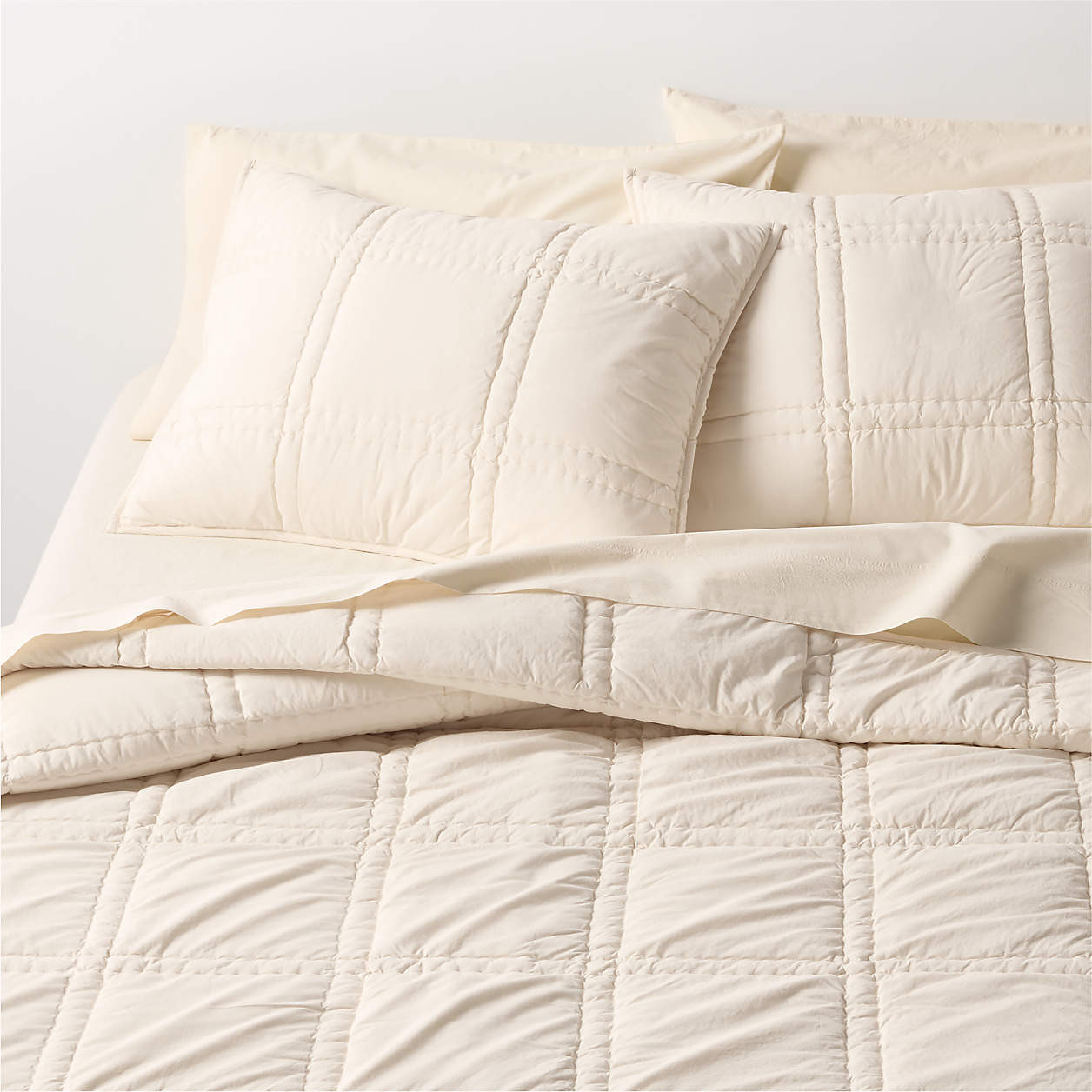 Favorite Washed Organic Cotton Percale Undyed King Comforter + Reviews | Crate & Barrel | Crate & Barrel