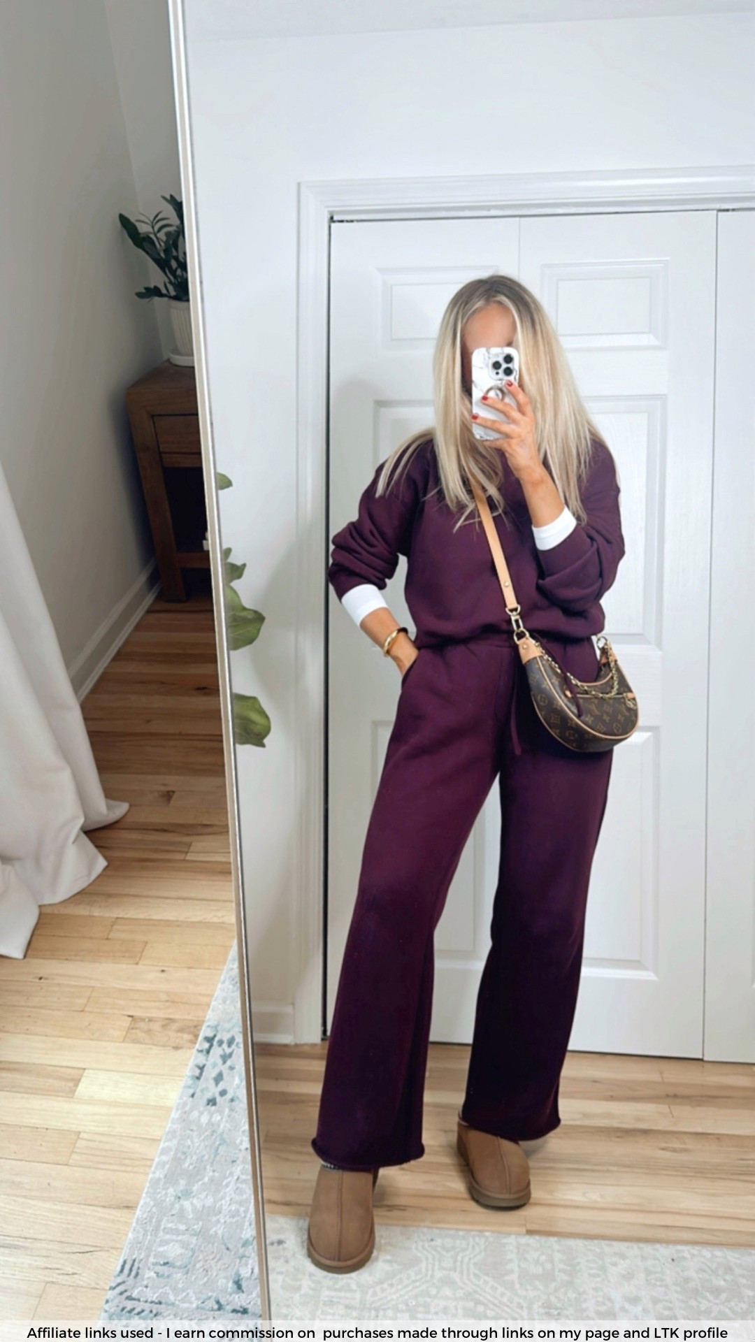 Cute casual travel outfit 

