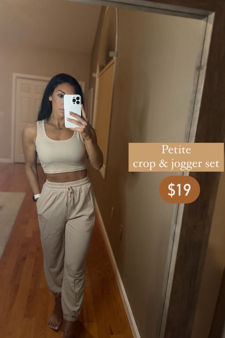 SHEIN crop & jogger set

Comfy ootd

#LTKfindsunder50