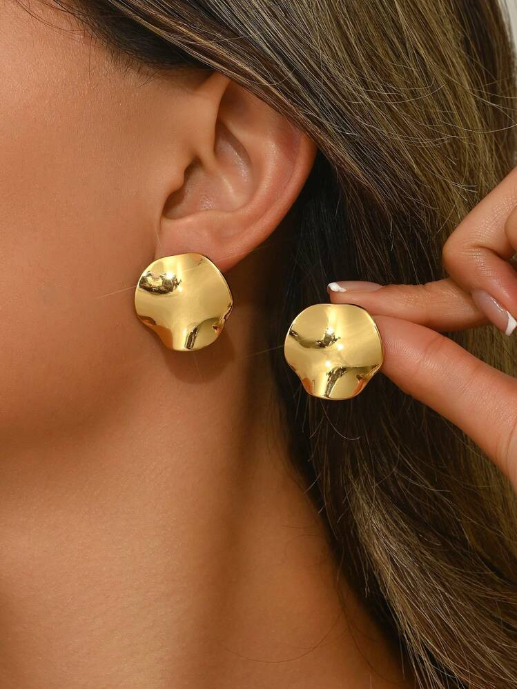   Textured asymmetrical gold stud  | SHEIN