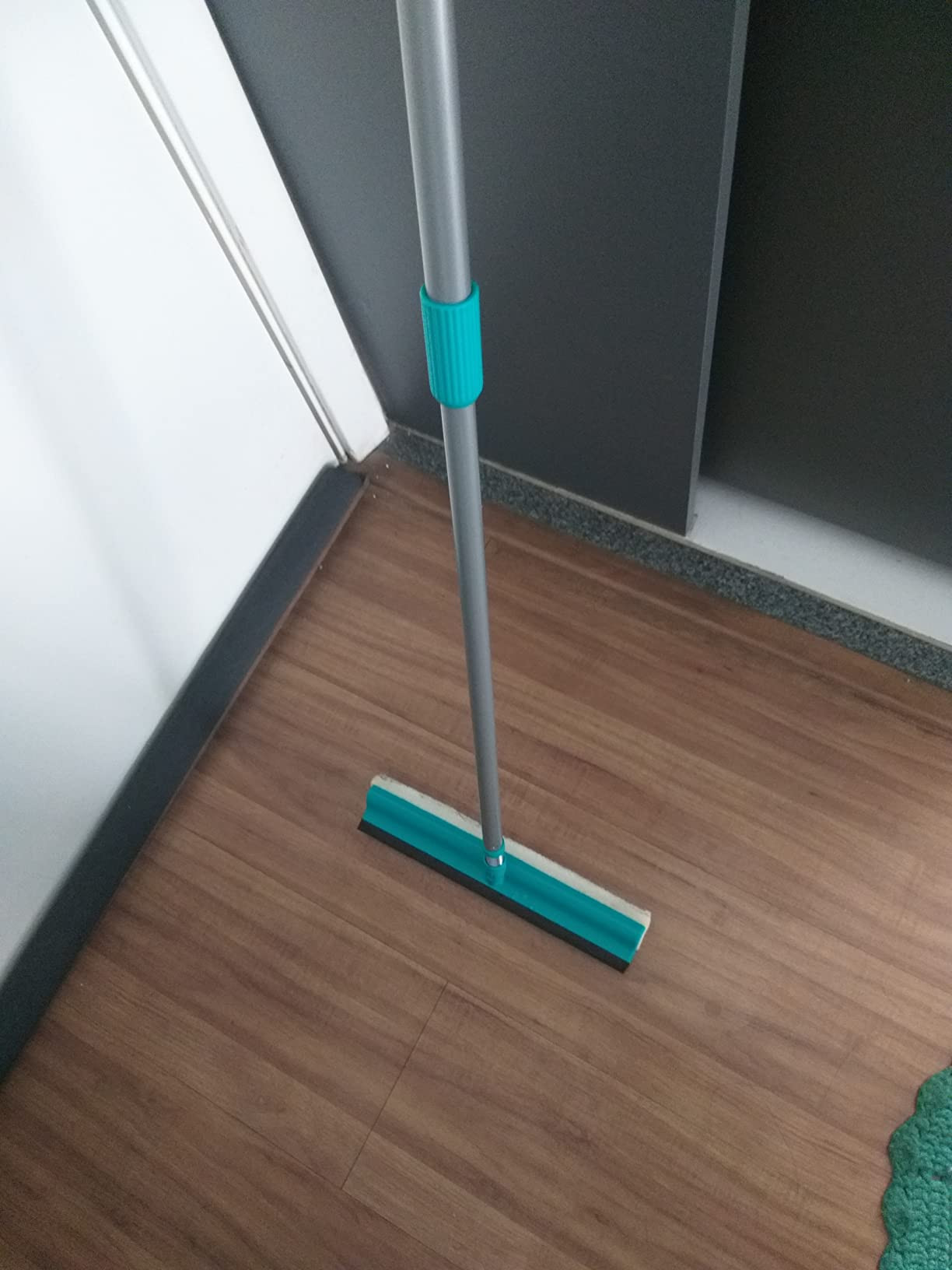 Noviça - Mop Limpa Vidros 2 em 1: Lava e Seca com Cabo Extensível Até 1,17m Bettanin | Amazon (BR)