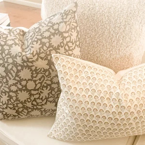 FLORA || Floral hand-block pillow cover | Etsy (US)