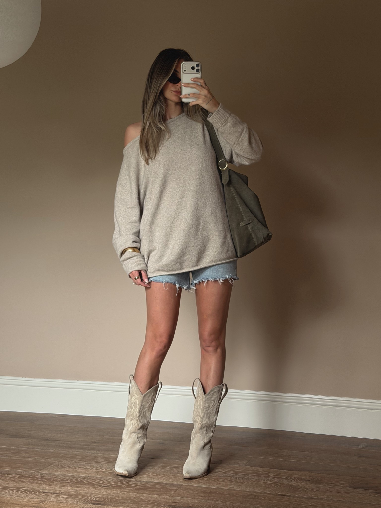 Softest sweater 

#LTKShoeCrush #LTKStyleTip #LTKSeasonal