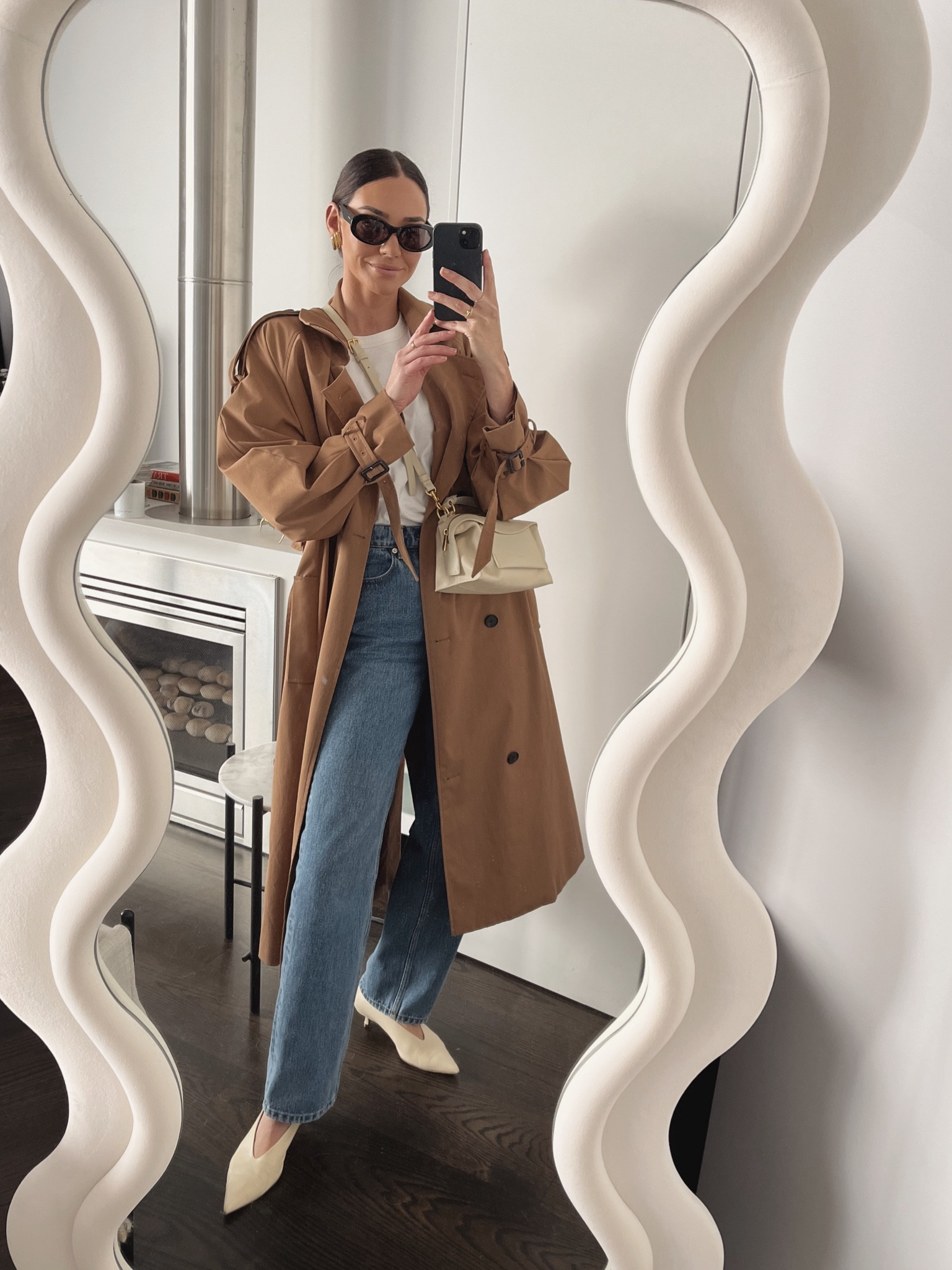 Mondays ootd. Henne Denim jeans, uniqlo white tee, Camilla and Marc trench coat, Oroton bag and sunglasses, Aeyde pumps 🤎

#LTKautumn #LTKstyletip #LTKaustralia
