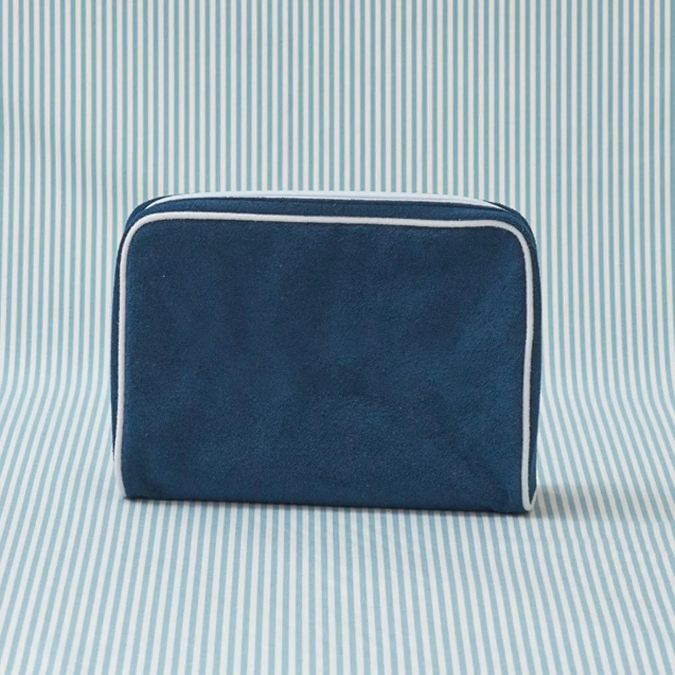 Home
      
    
        Bath Accessories
        
      
      Toiletry Bag | Weezie Towels