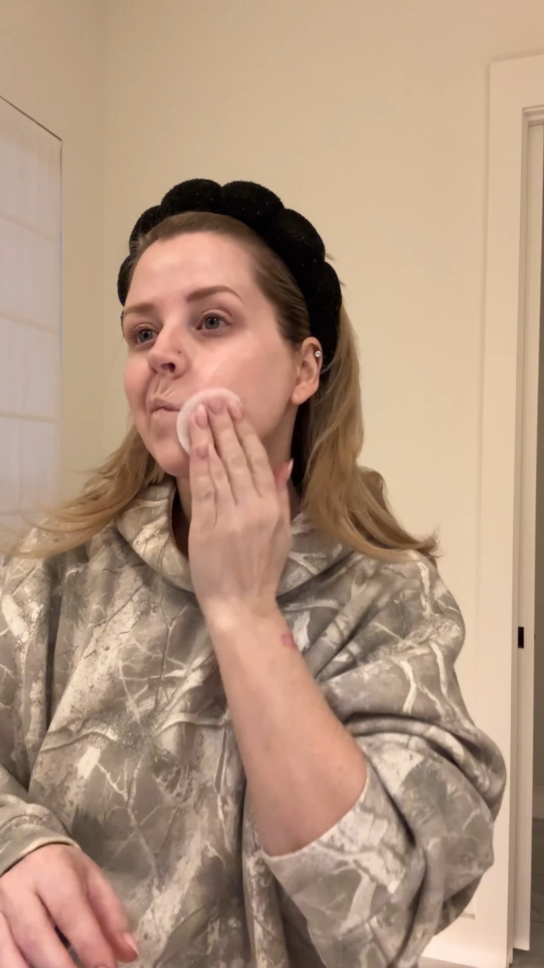 Over 40 skincare. AM routine pinned. PM routine + other favs also listed! 


#skincare #easyskincareroutine #quickskincare routine #skinpharm #over40skincare skincare routine, am skincare, simple skincare routine, quick skincare routine 

#LTKOver40 #LTKBeauty #LTKselfcare