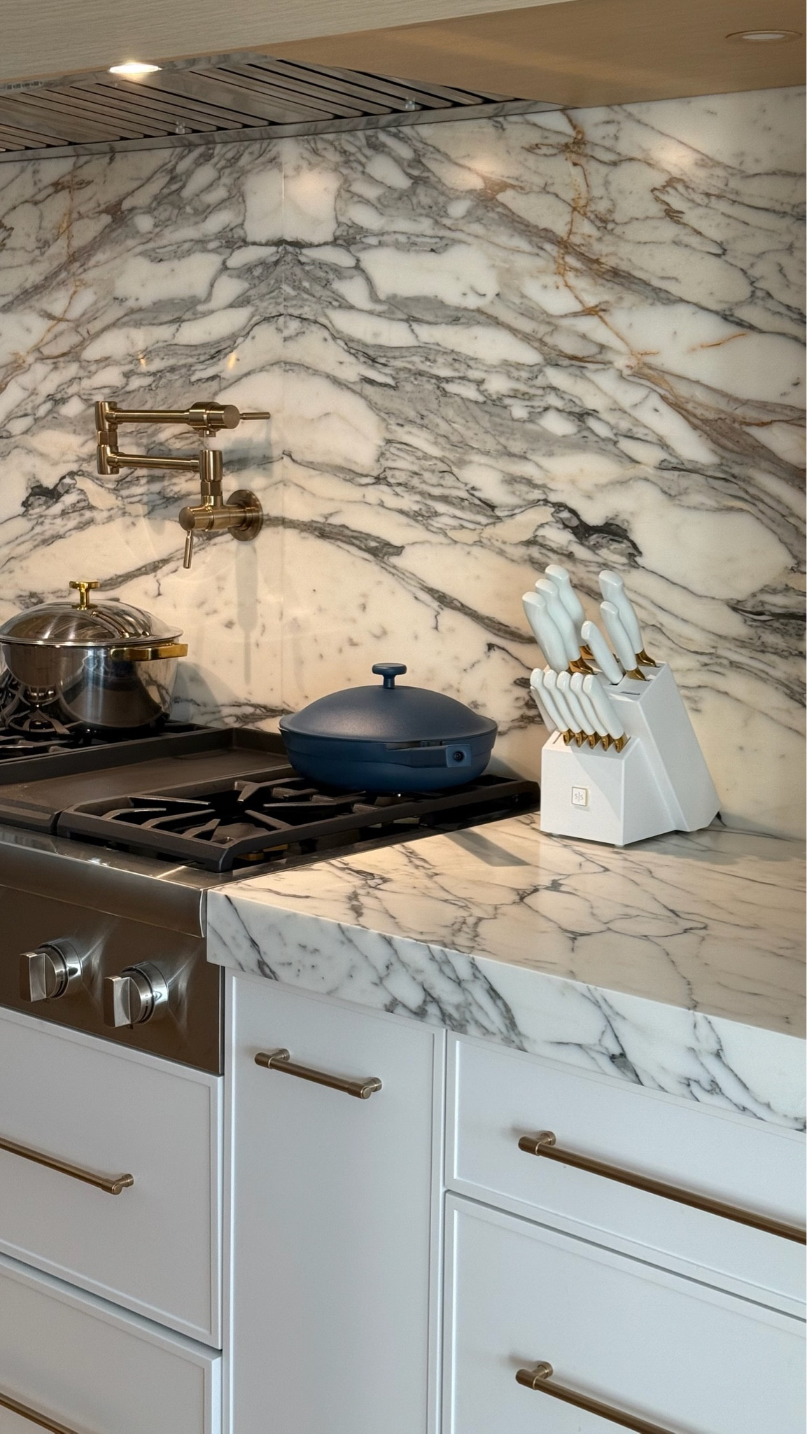 Organic Modern Kitchen Refresh 🌿 All linked from Amazon!

#LTKhome #amazonfinds #kitcheninspo #organicmodern #kitchendecor #amazonhome #ltkit #kitchenstyling

#LTKHome #LTKfoodie #LTKdayinmylife