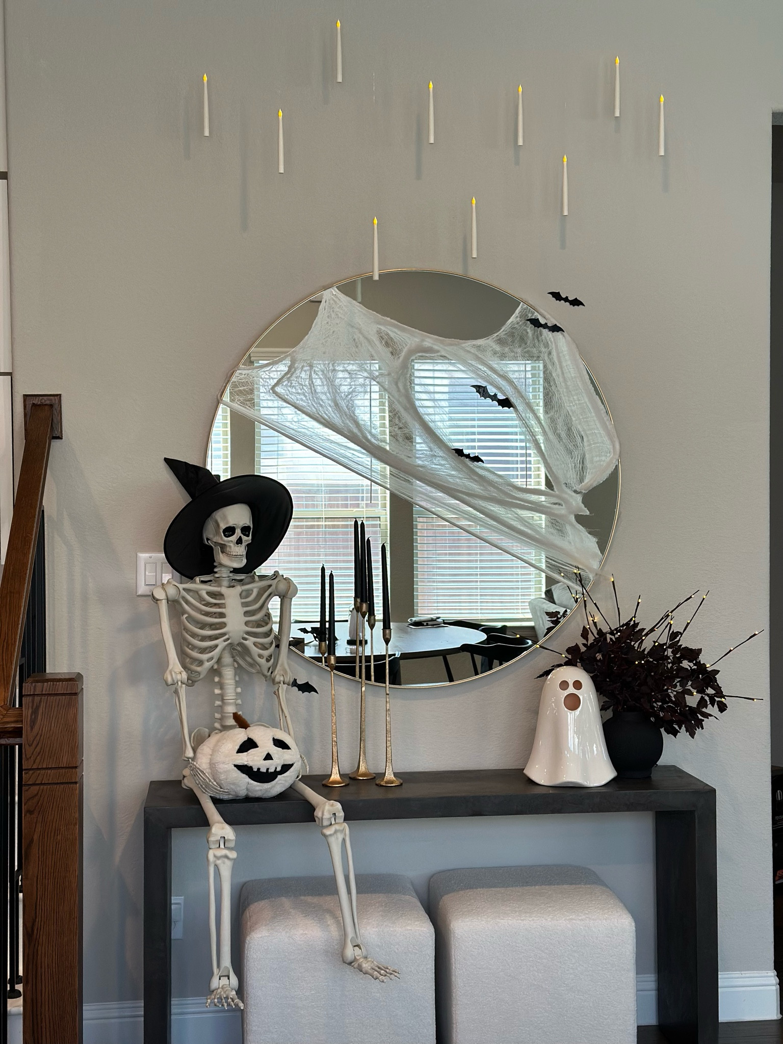 Halloween entry way!

Home decor, halloween decor, halloween home, spooky season, skeleton, ghost

#LTKSeasonal #LTKHome