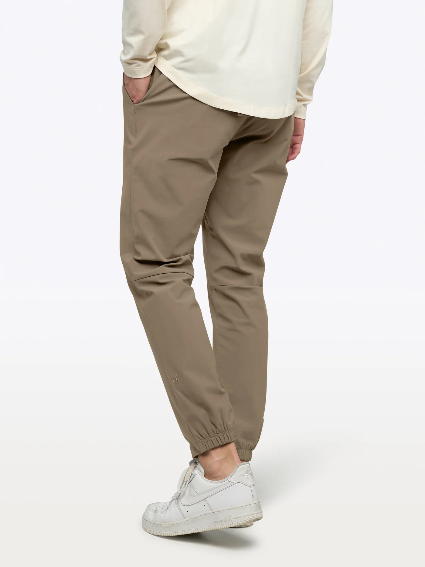 AO jogger | Cuts Clothing Inc.