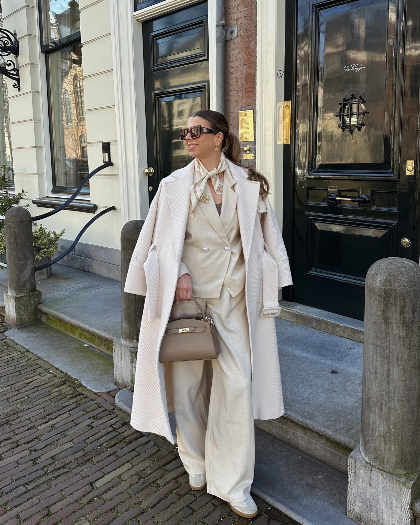 Spring colours 🍦

Cream suit, ecru suit, ecru blazer, cream blazer, Isabel Marant Beth sneakers. Burberry Daisy sunglasses, taupe bag, spring outfit, neutral style, monochrome outfitt

#LTKeurope #LTKnederlands #LTKspring
