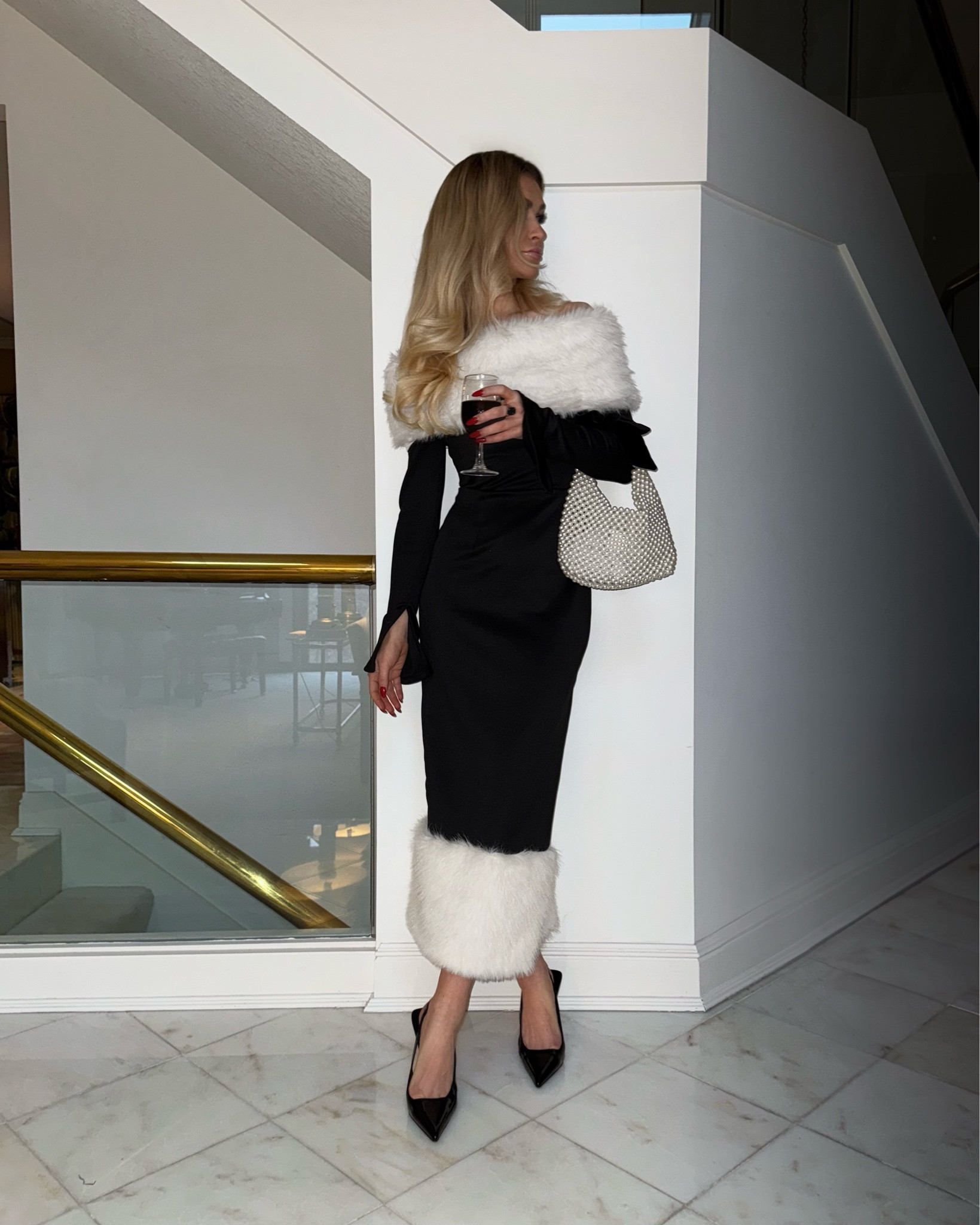 Holiday faux fur dress 🖤

#LTKSeasonal #LTKHoliday #LTKStyleTip