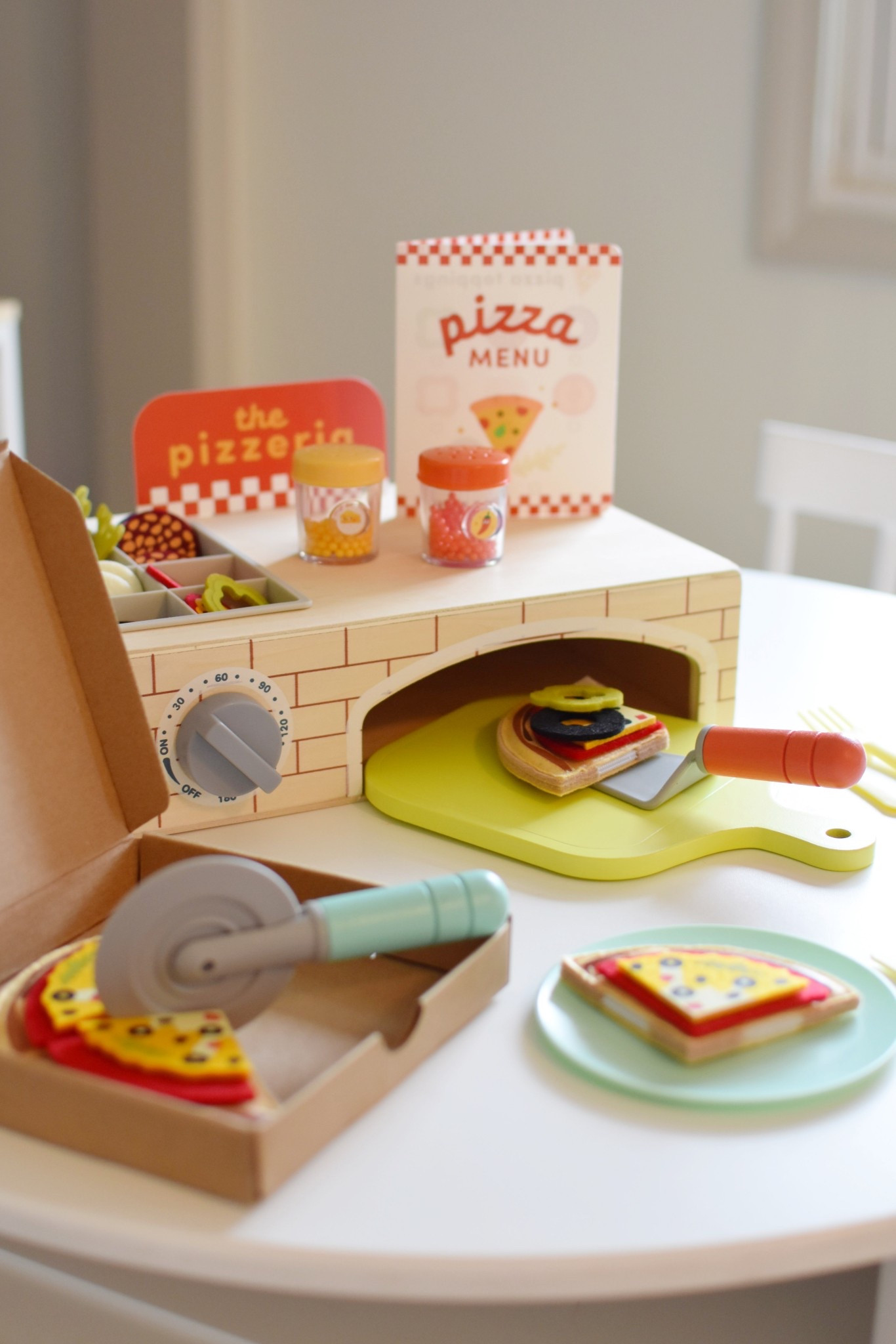 Let’s play pizza parlor! 🍕 
This toy is so fun and creative. My daughters have been playing with it all afternoon - making different combinations and serving up slices to the whole family  

#LTKKids #LTKHome