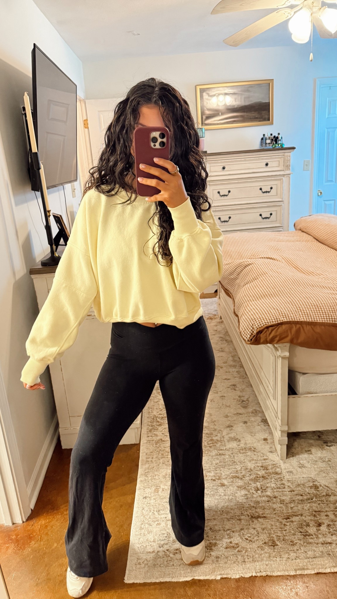 Butter yellow is BACK😍 obsessed with this crew, and also linking my favorite leggings!!!