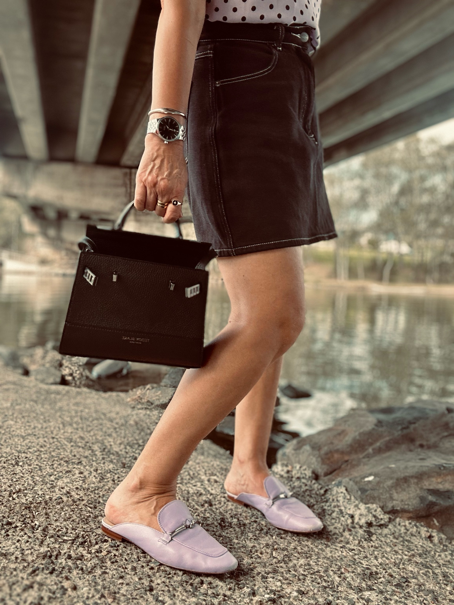 I will always be a loafers girl 💜

Loafers - Kate Spade
Bag - Teddy Blake
Watch - Skmei
Bangle and onyx ring - Ana Luisa

#LTKstyletip #LTKaustralia