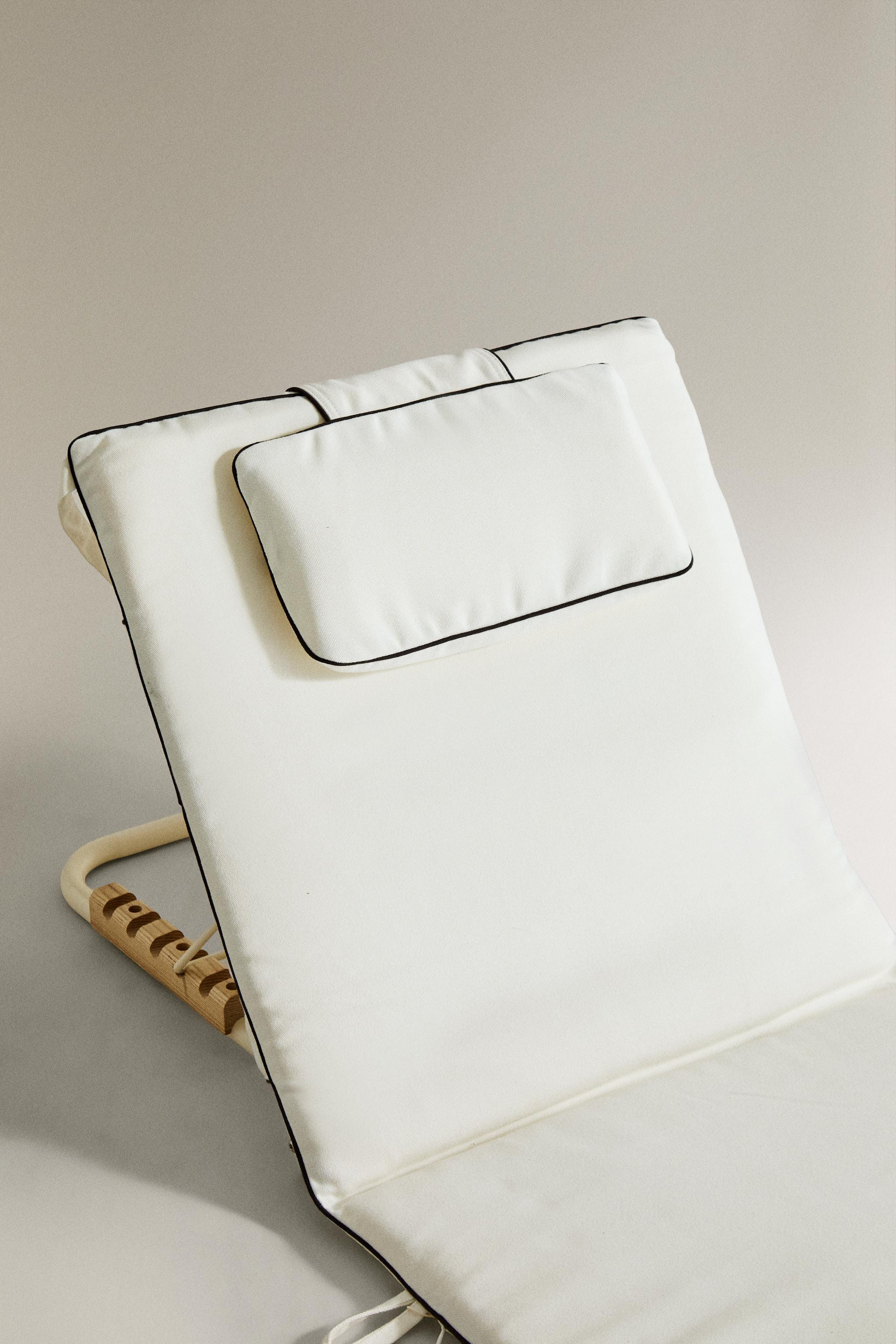 FOLDABLE FLOOR BEACH LOUNGER | Zara US