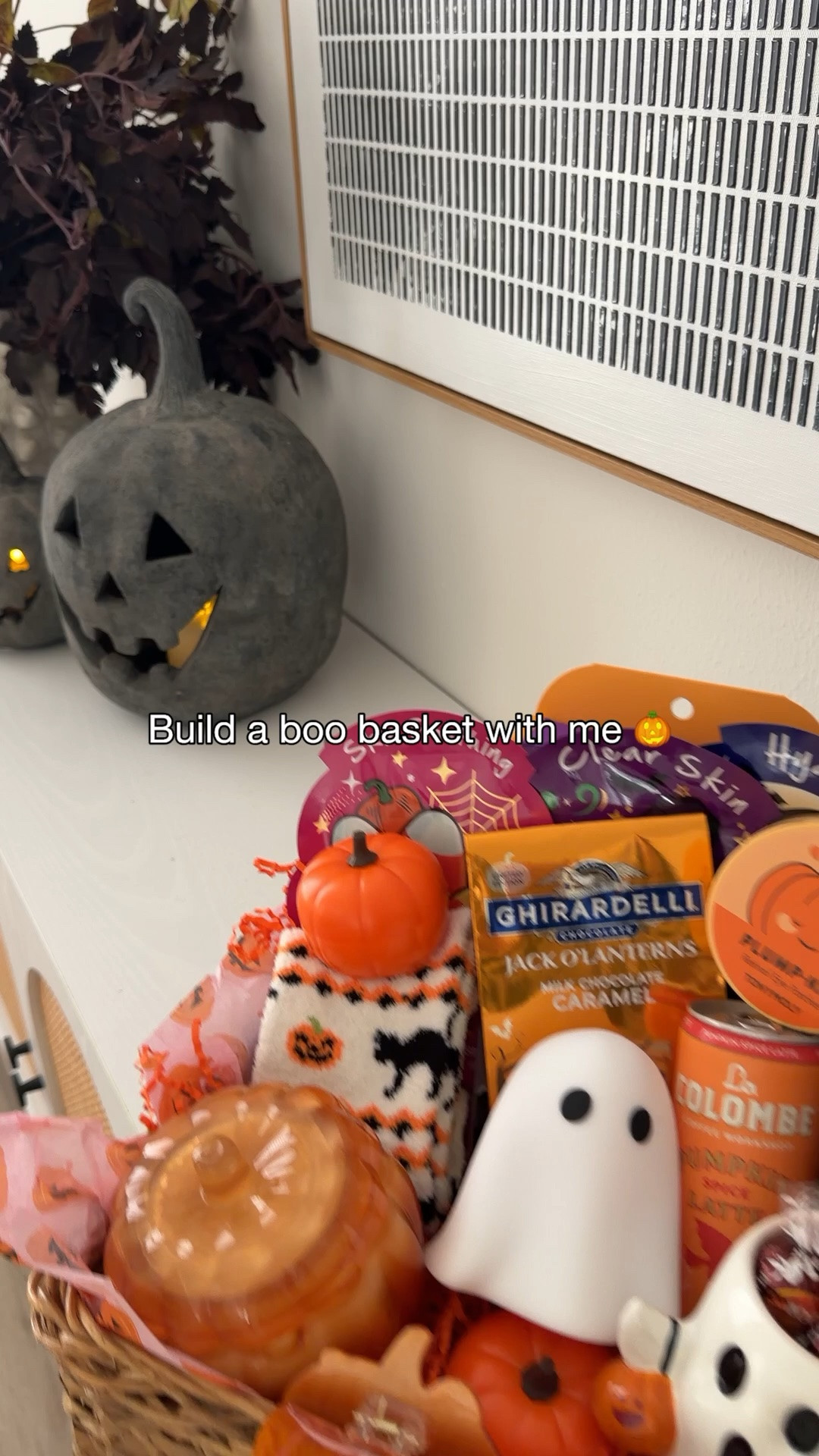 #ad Boo baskets are officially my favorite excuse to buy all the cute little things 👻 🎃 and @tonymoly.us_official Halloween skincare was MADE for this. The pumpkin eye patches, spooky sheet masks + the cutest little blemish patches?! I’m obsessed. ✨

#BooBasket #BooBasketIdeas #Halloween2026 #TONYMOLY #KBeauty