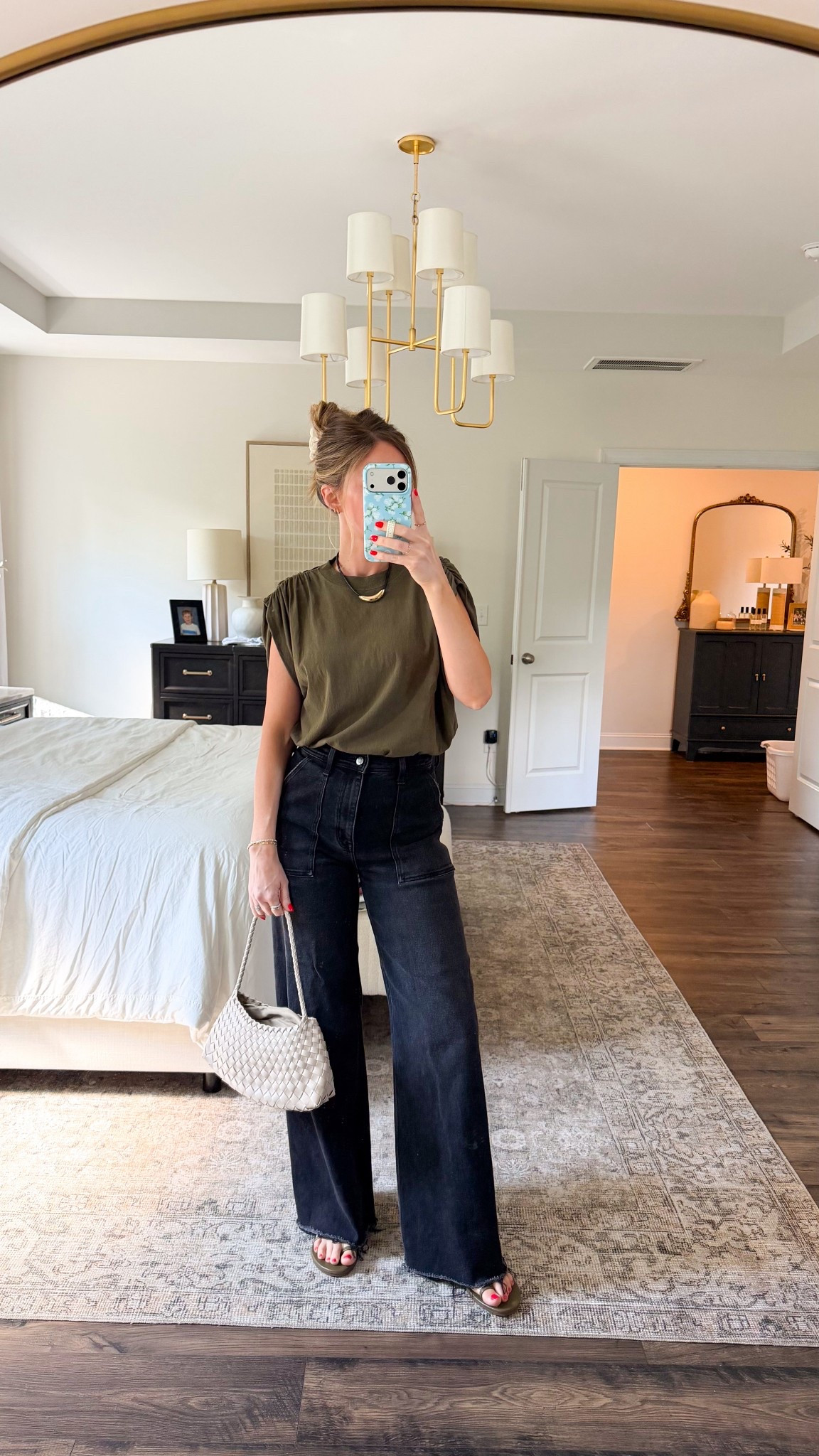 Date night OOTD | jeans and tee fit TTS! 

#LTKootd