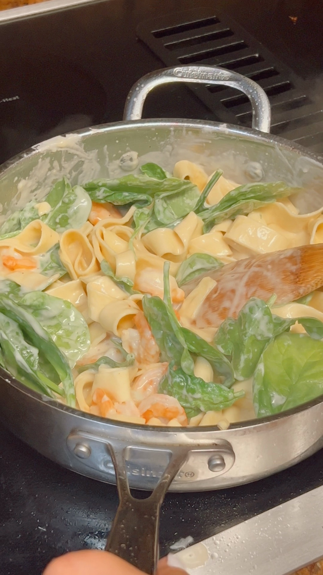 Easy Dinners I don’t gatekeep 

Creamy Shrimp Pasta 🍤🍝

Ingredients:

* Pasta of choice
* Shrimp (peeled & deveined)
* Garlic
* Butter
* Heavy cream
* Parmesan cheese
* Spinach
* Salt, pepper, garlic powder, paprika
* Optional: red pepper flakes

How I made it:

1. Cook pasta and save a little pasta water.
2. Season shrimp with salt, pepper, garlic powder, and paprika.
3. Sauté shrimp in butter until cooked through, then set aside.
4. In the same pan, sauté garlic.
5. Add heavy cream + parmesan cheese and stir until creamy.
6. Toss in spinach and let it wilt down.
7. Add pasta and shrimp back in.
8. Mix everything together and add pasta water if needed.

Easy, creamy, and everybody actually eats it in this house.

#LTKootd