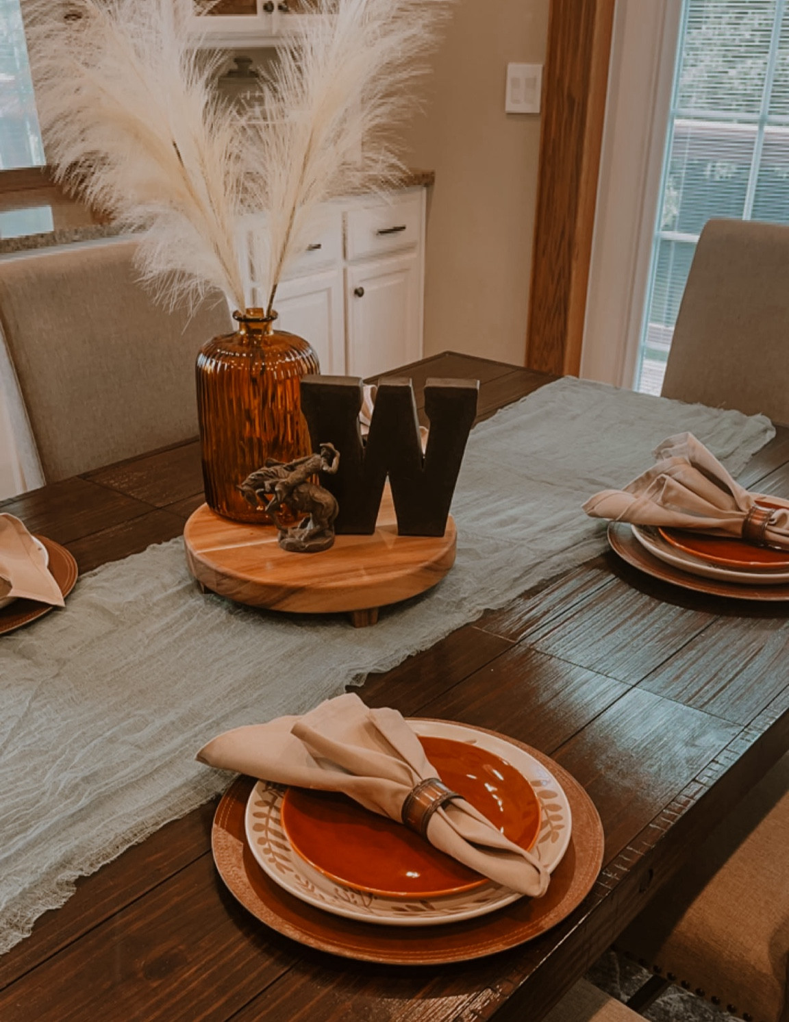 Western table decor for fall

#LTKhome #LTKstyletip