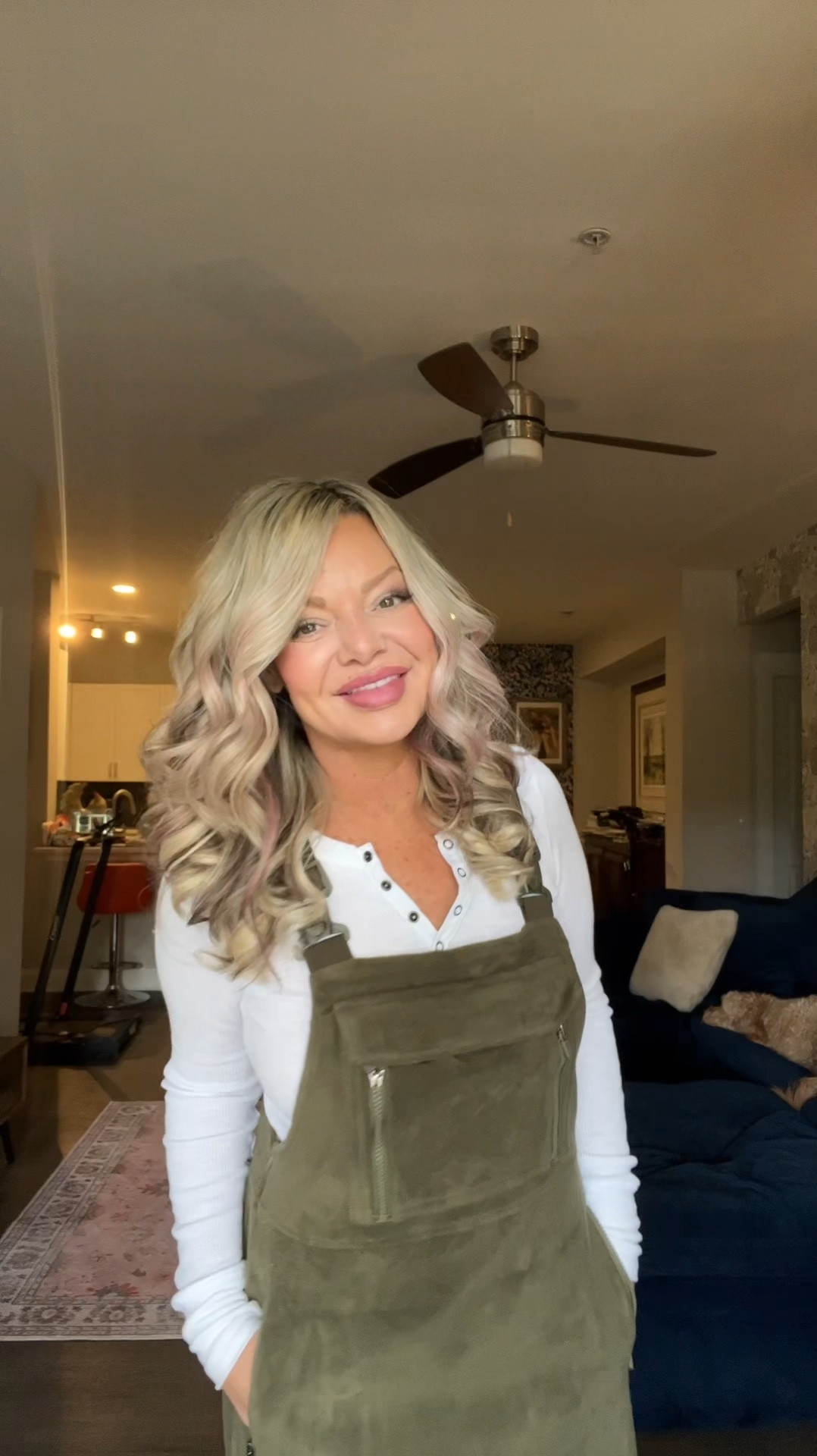 Fleece overalls are a must-have this Fall and Winter! #overalls #jumpsuit #fallfashion #winterfashion 

#LTKVideo #LTKOver40 #LTKFindsUnder50