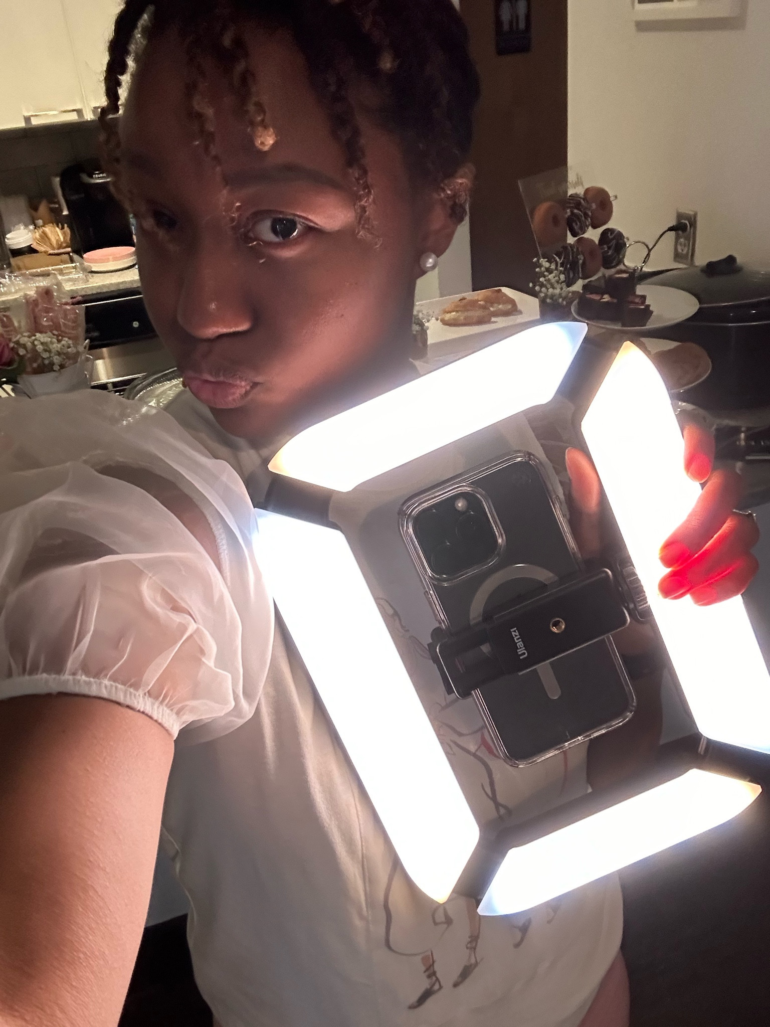 The light everyone asked me about!

#LTKVideo #LTKfindsunder100