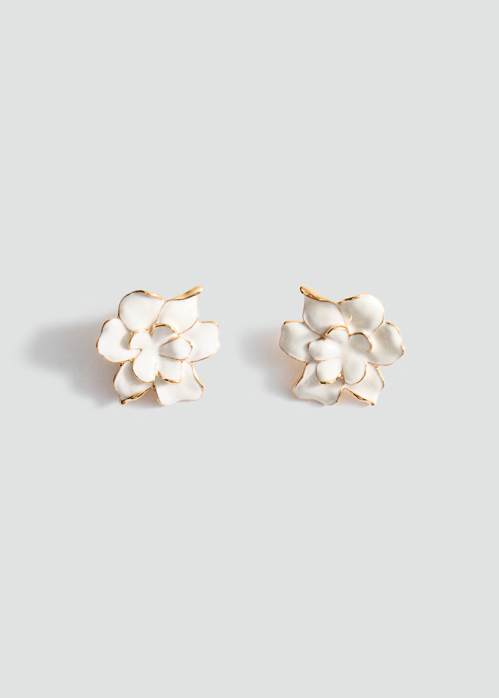 Double-flower earrings - Women | MANGO United Kingdom | MANGO (UK)