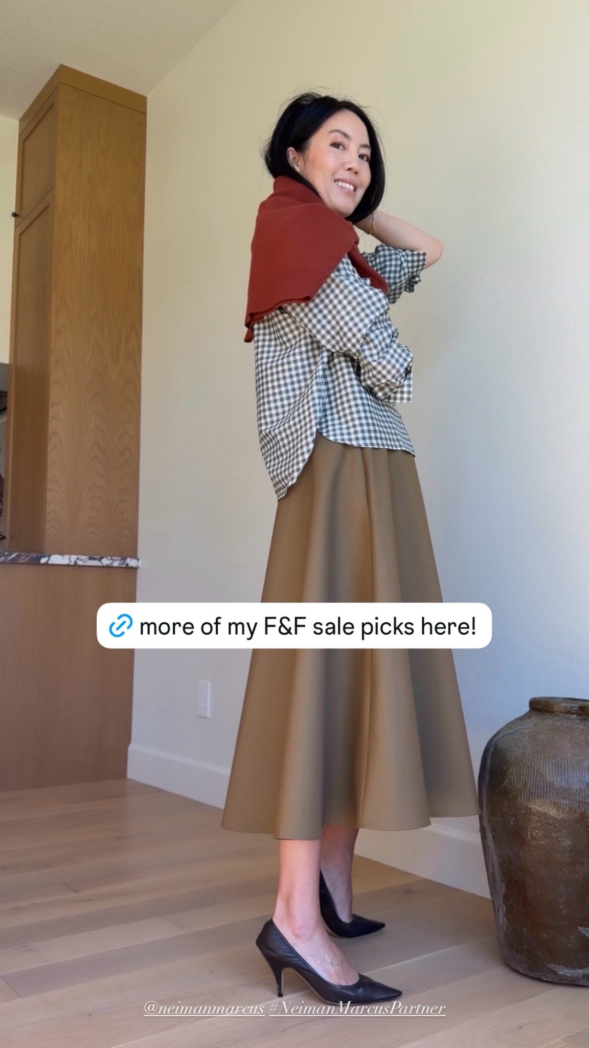 An easy go-to work uniform: an a-line skirt, a (barely) cropped shirt and a pop of color around the shoulders.

#classicstyle
#OOTD
#GRWM
#falloutfit
@neimanmarcus #NeimanMarcusPartner

#LTKgrwm #LTKootd #LTKSeasonal